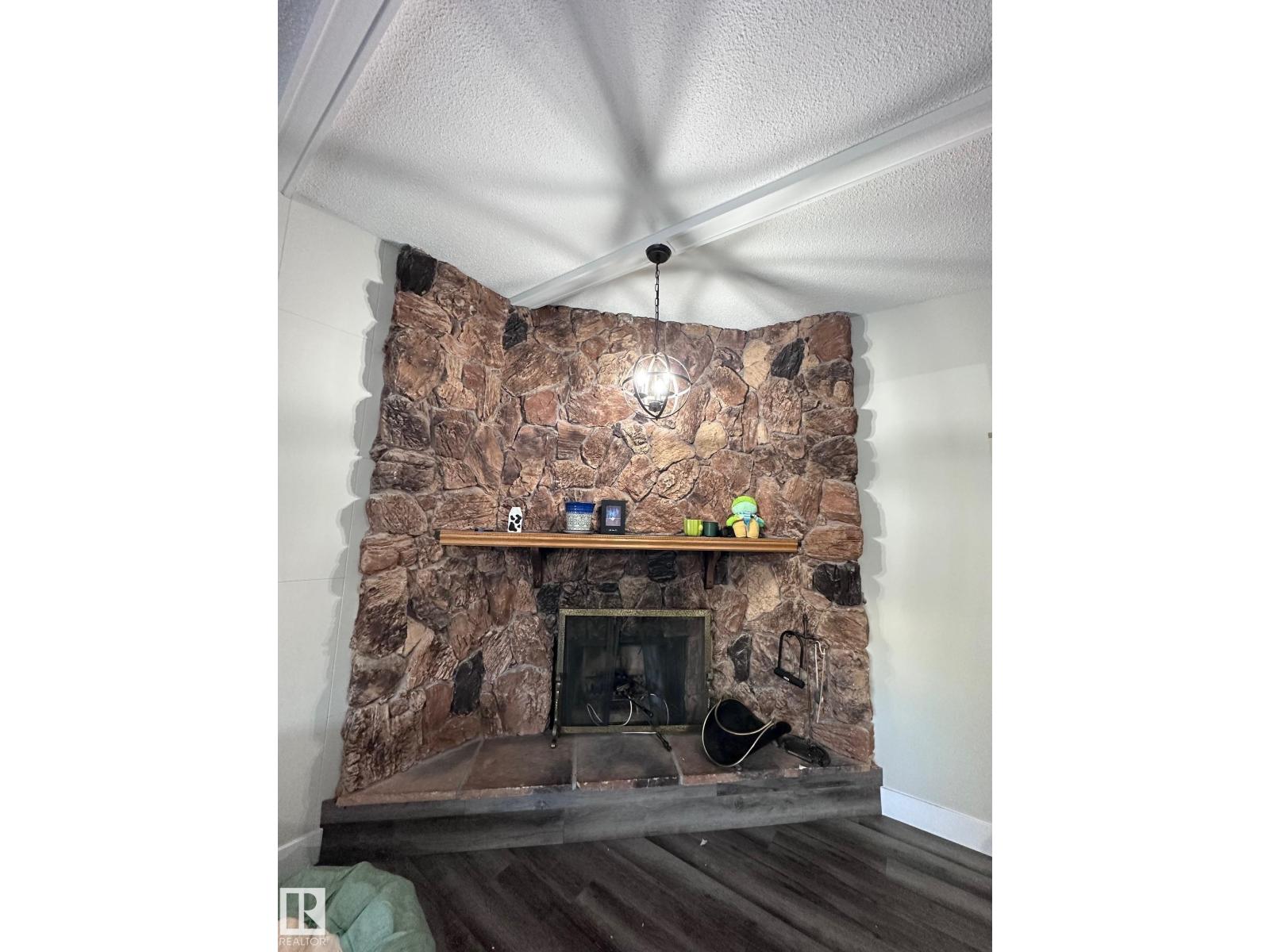 7604 7606 75 St Nw Property Photo 8