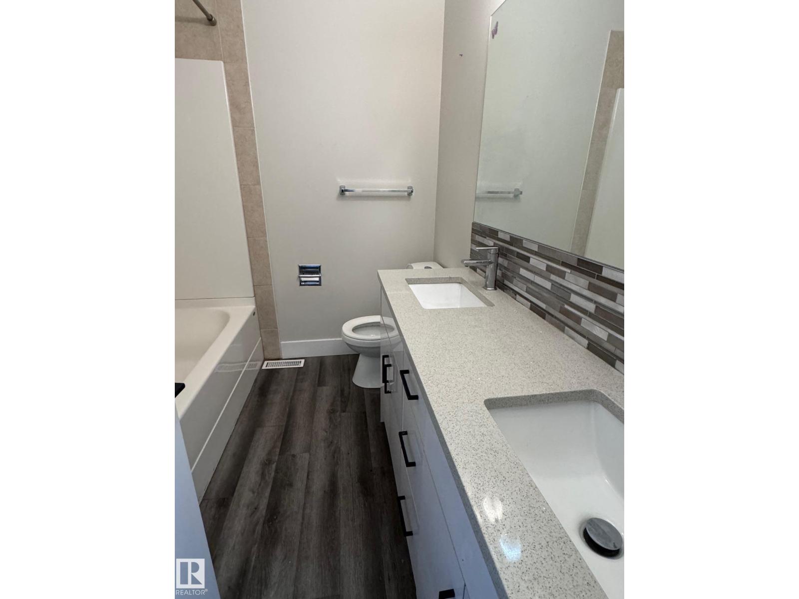 7604 7606 75 St Nw Property Photo 10