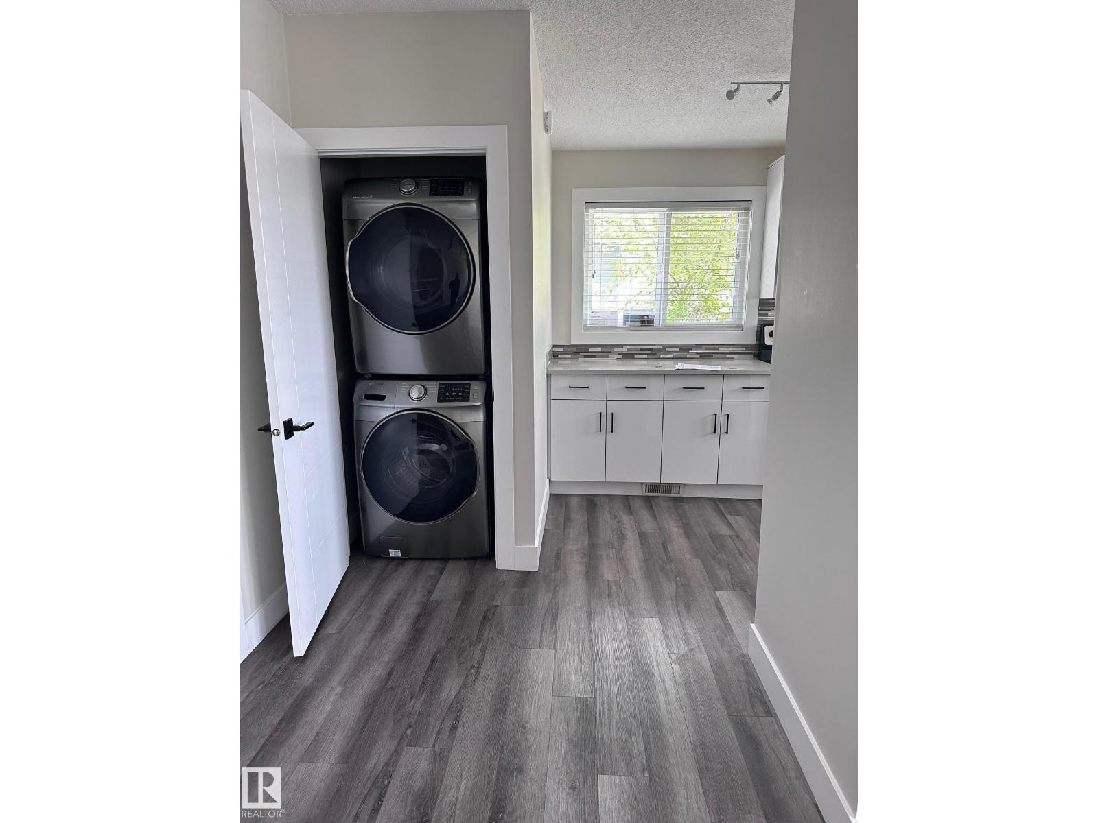 7604 7606 75 St Nw Property Photo 11