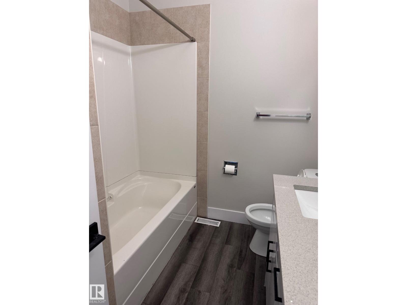 7604 7606 75 St Nw Property Photo 19