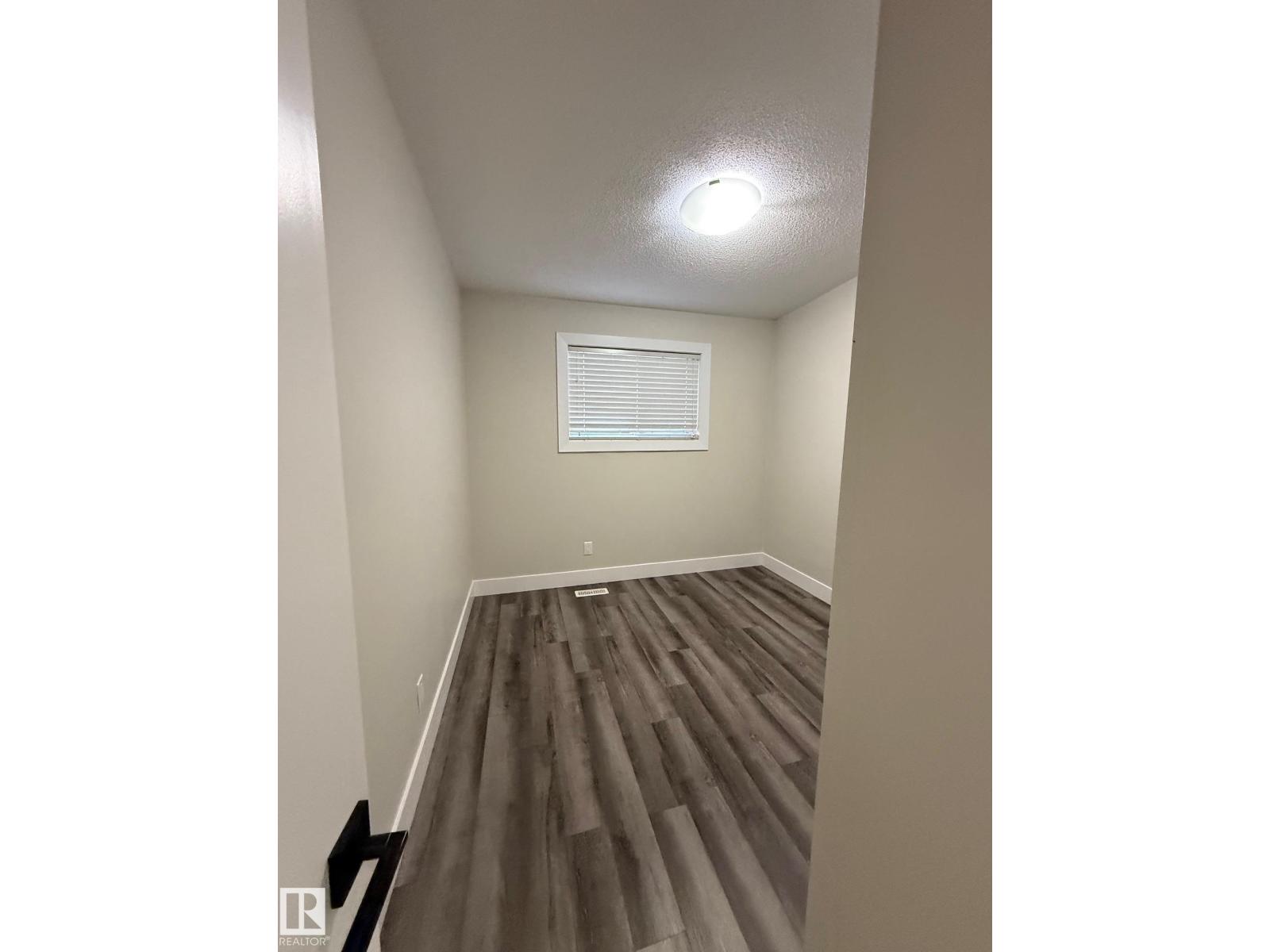 7604 7606 75 St Nw Property Photo 34