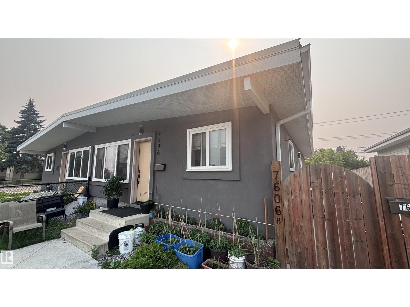 7604 7606 75 St Nw Property Photo 39