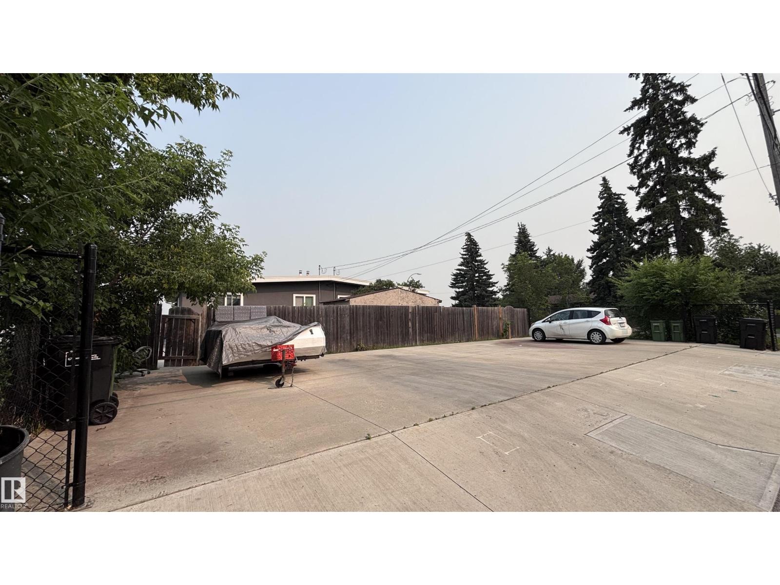 7604 7606 75 St Nw Property Photo 45
