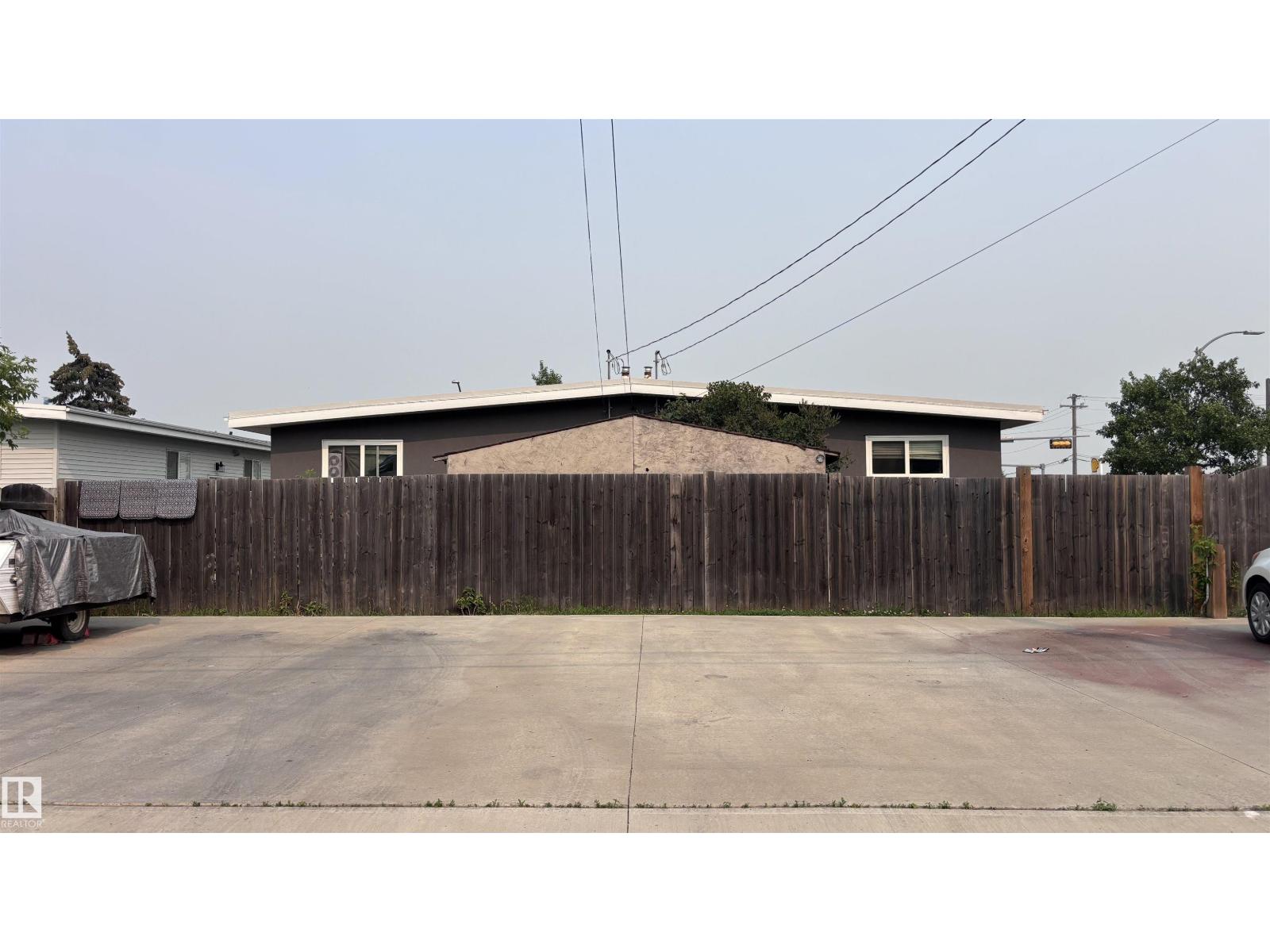 7604 7606 75 St Nw Property Photo 46