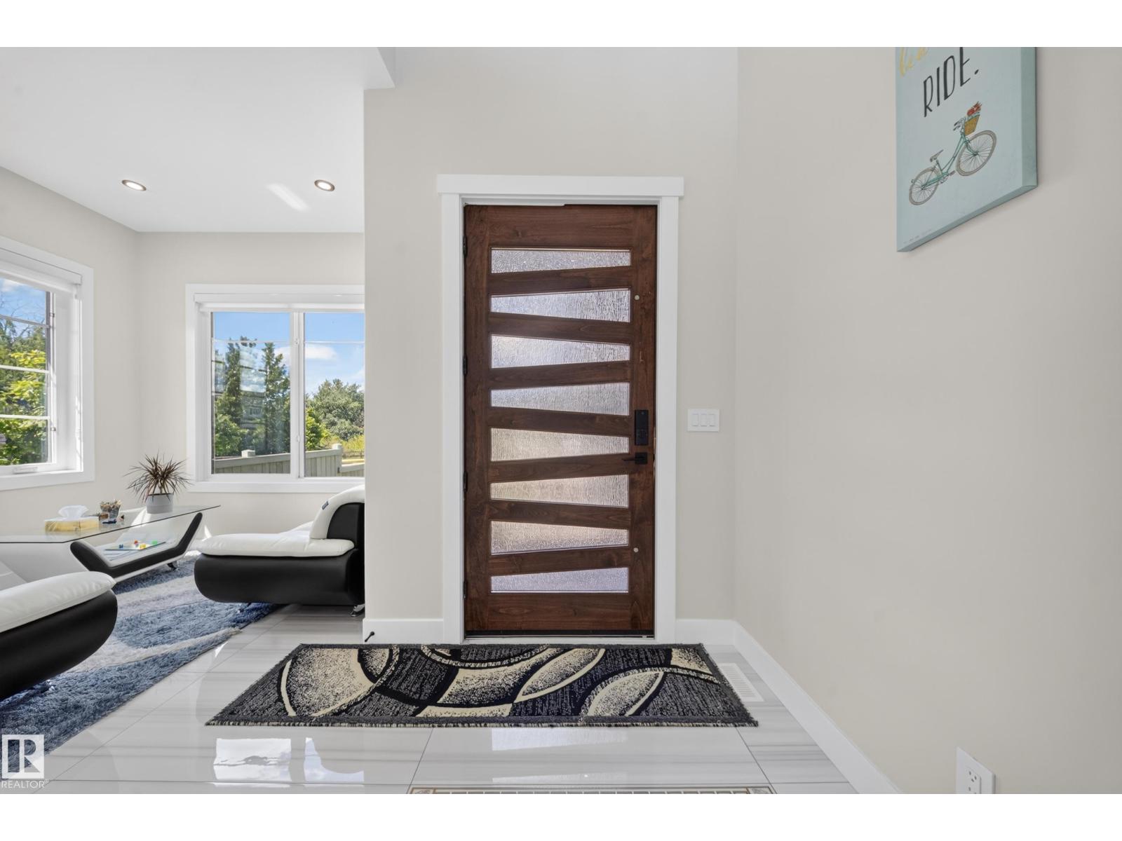 4017 47 Av Property Photo 5