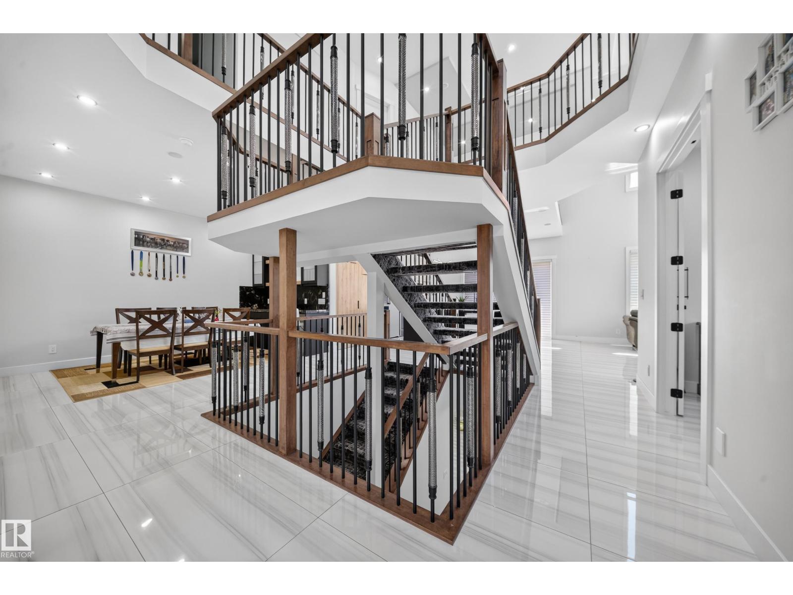 4017 47 Av Property Photo 9