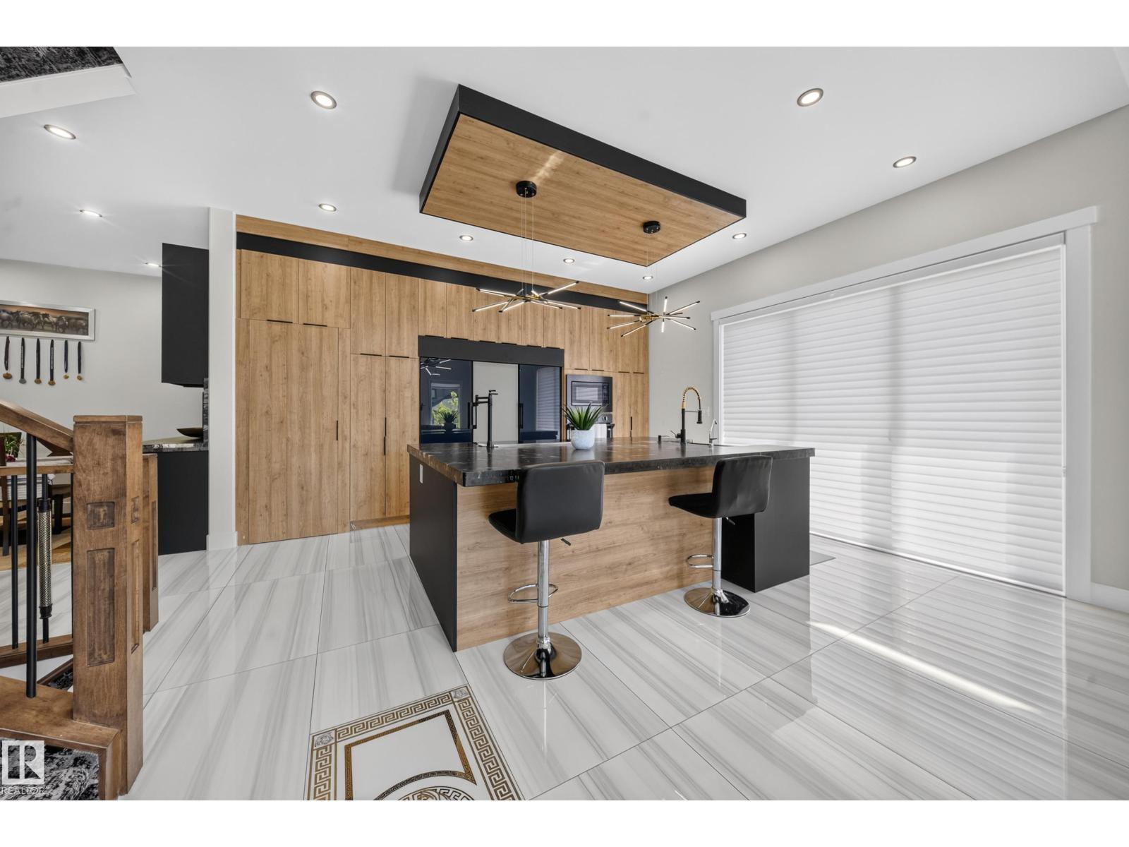 4017 47 Av Property Photo 12