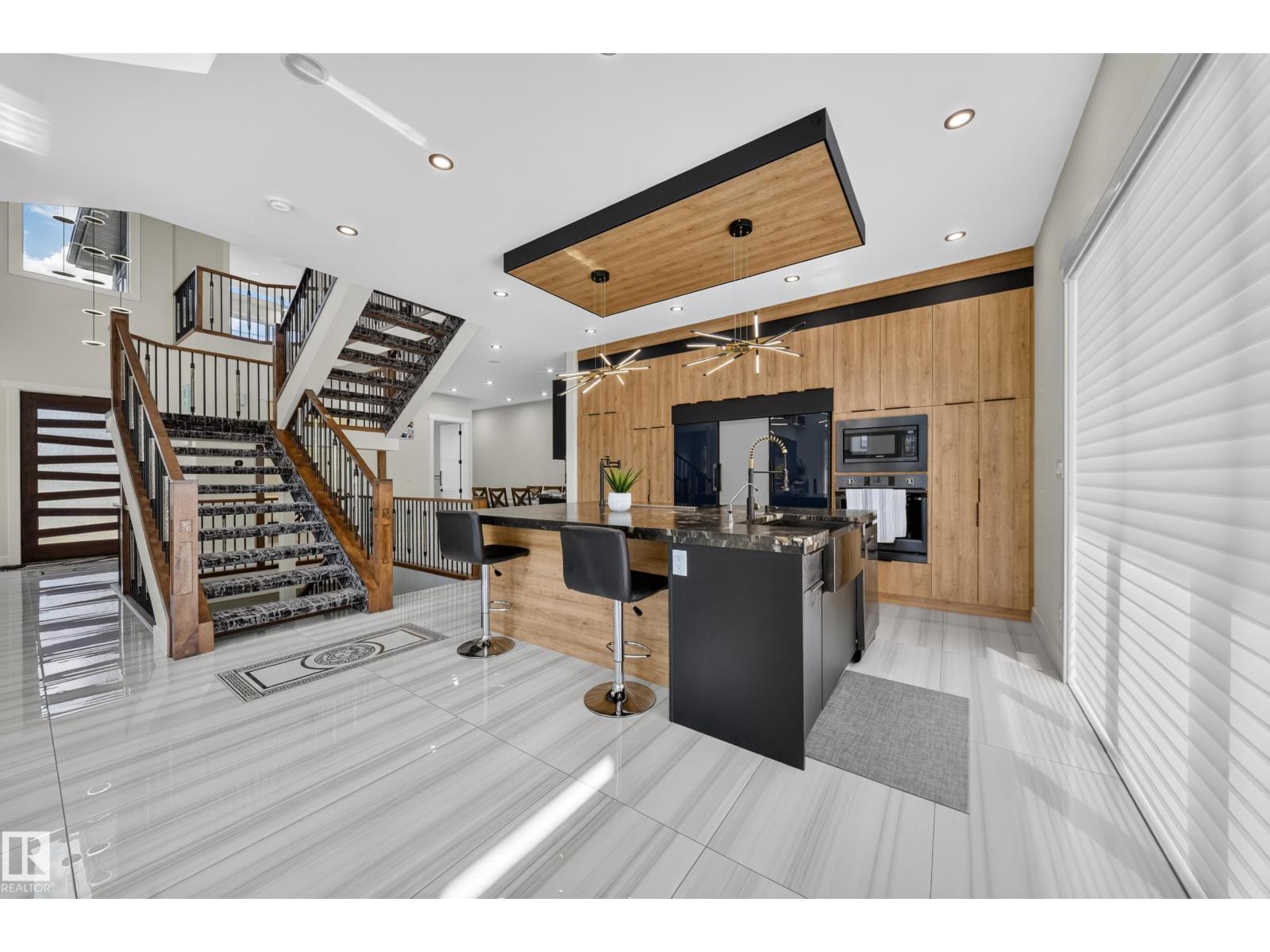 4017 47 Av Property Photo 13