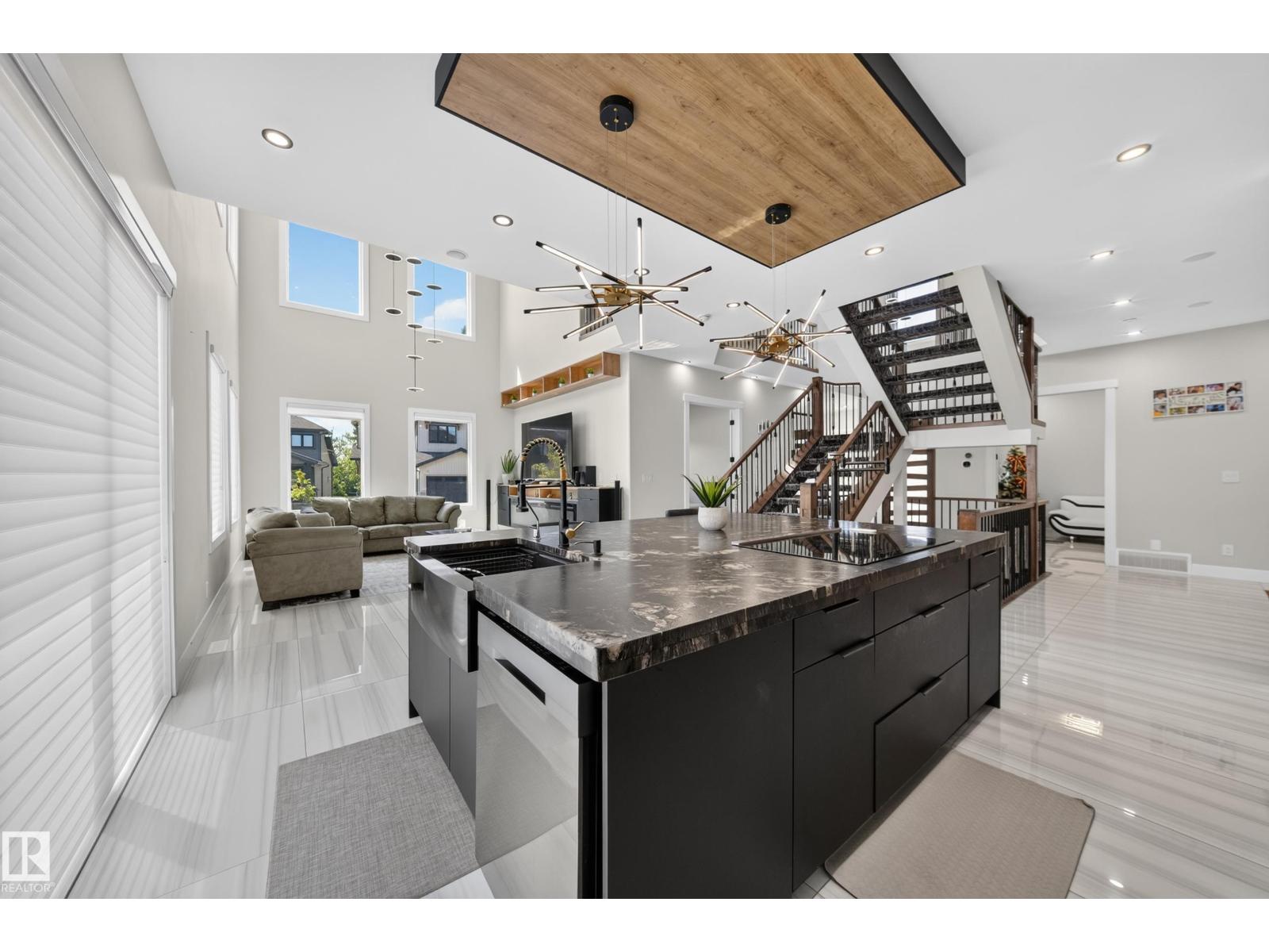 4017 47 Av Property Photo 15