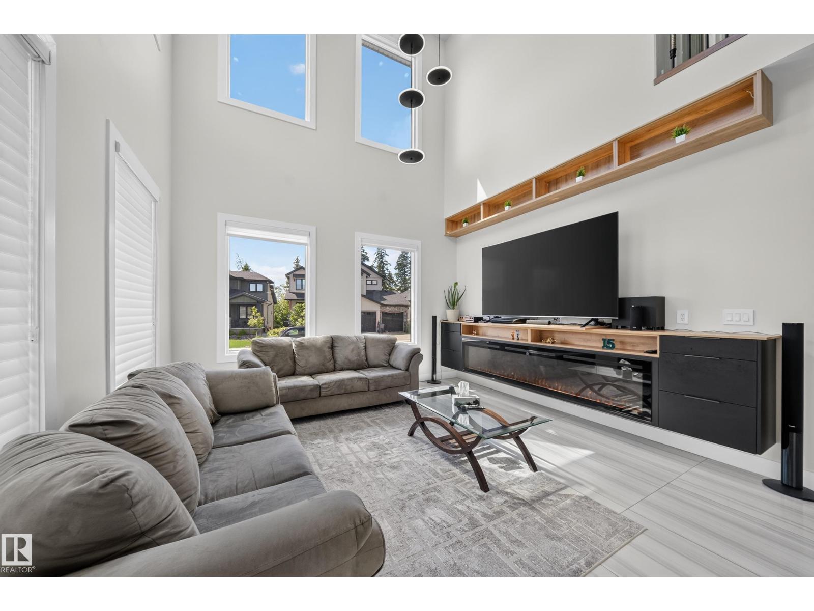 4017 47 Av Property Photo 18