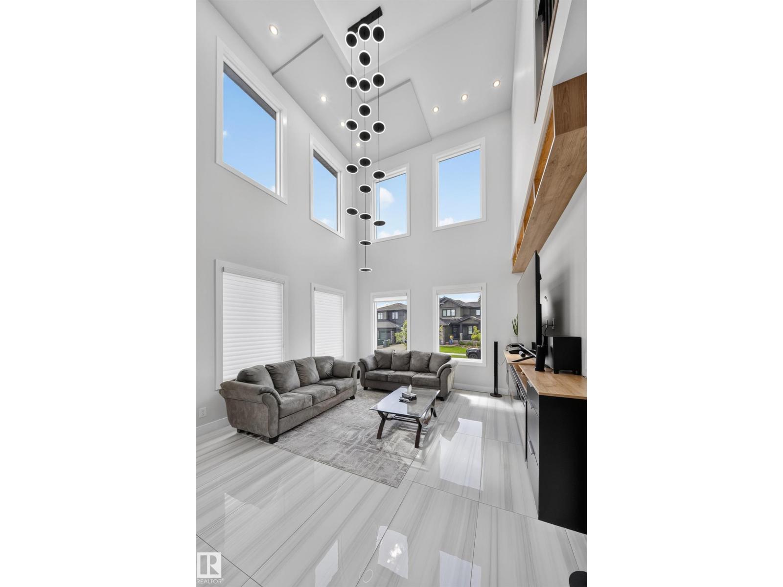 4017 47 Av Property Photo 19