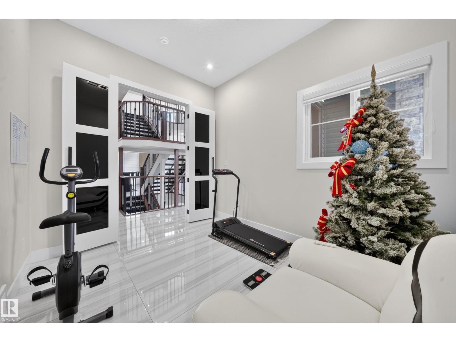 4017 47 Av Property Photo 25