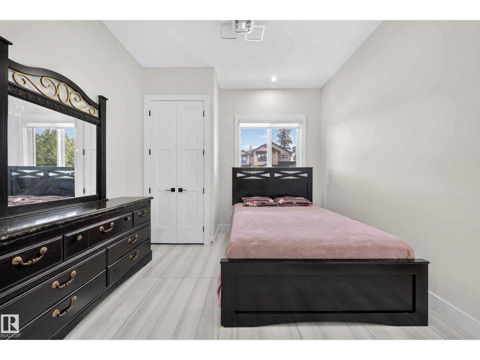4017 47 Av Property Photo 28