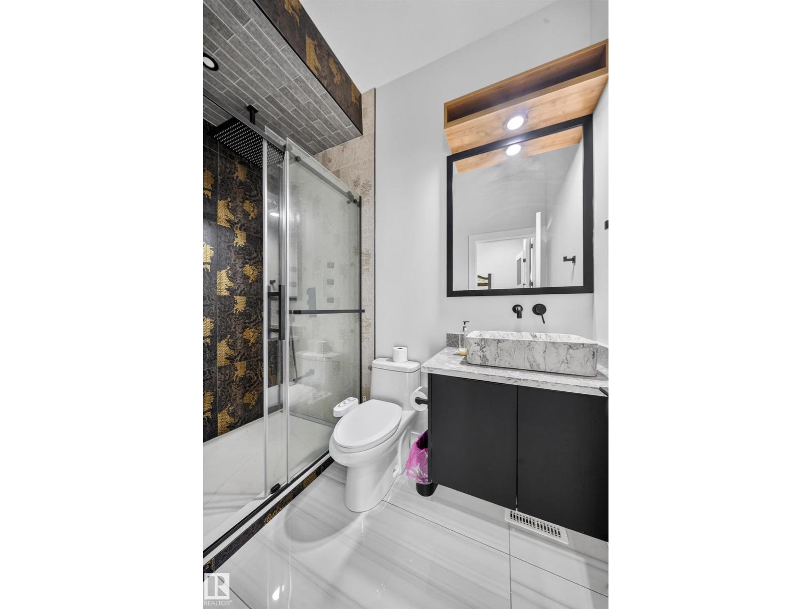 4017 47 Av Property Photo 31