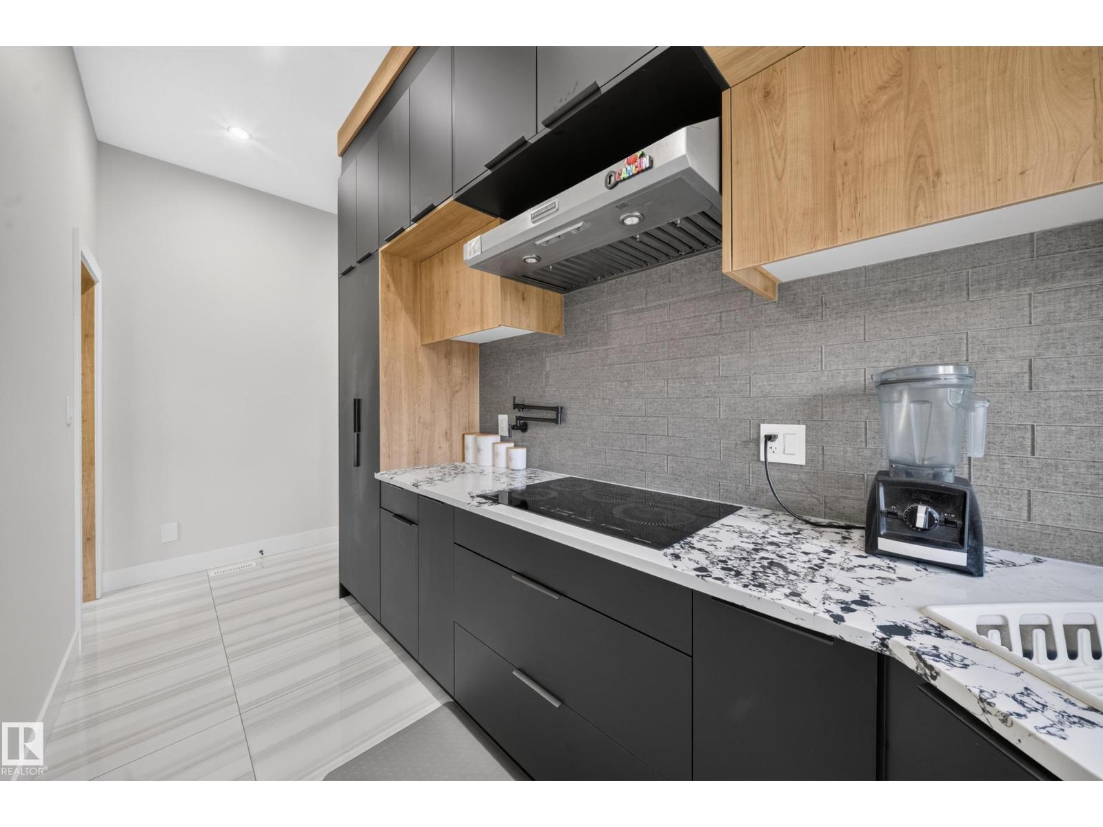 4017 47 Av Property Photo 34