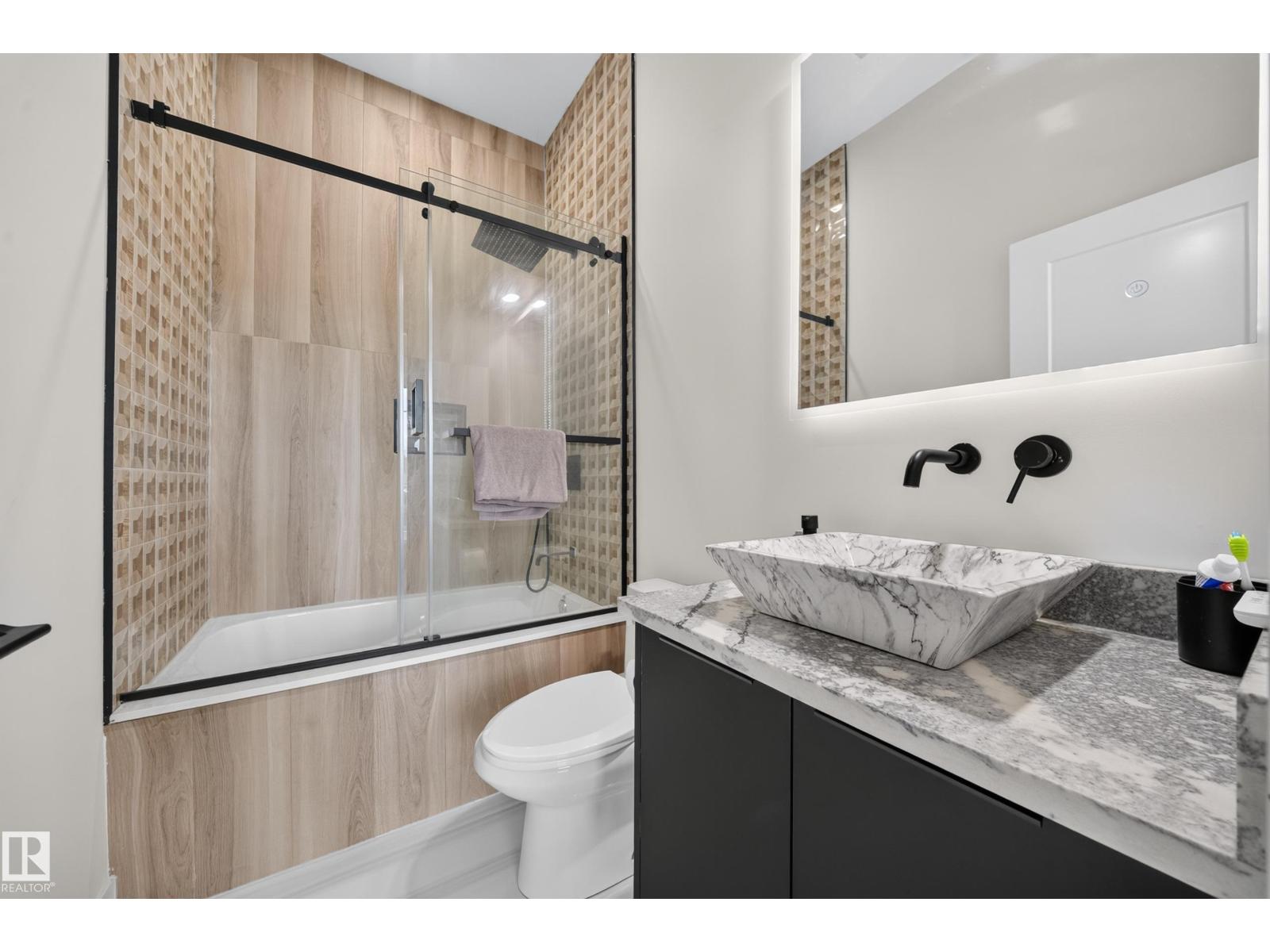 4017 47 Av Property Photo 42