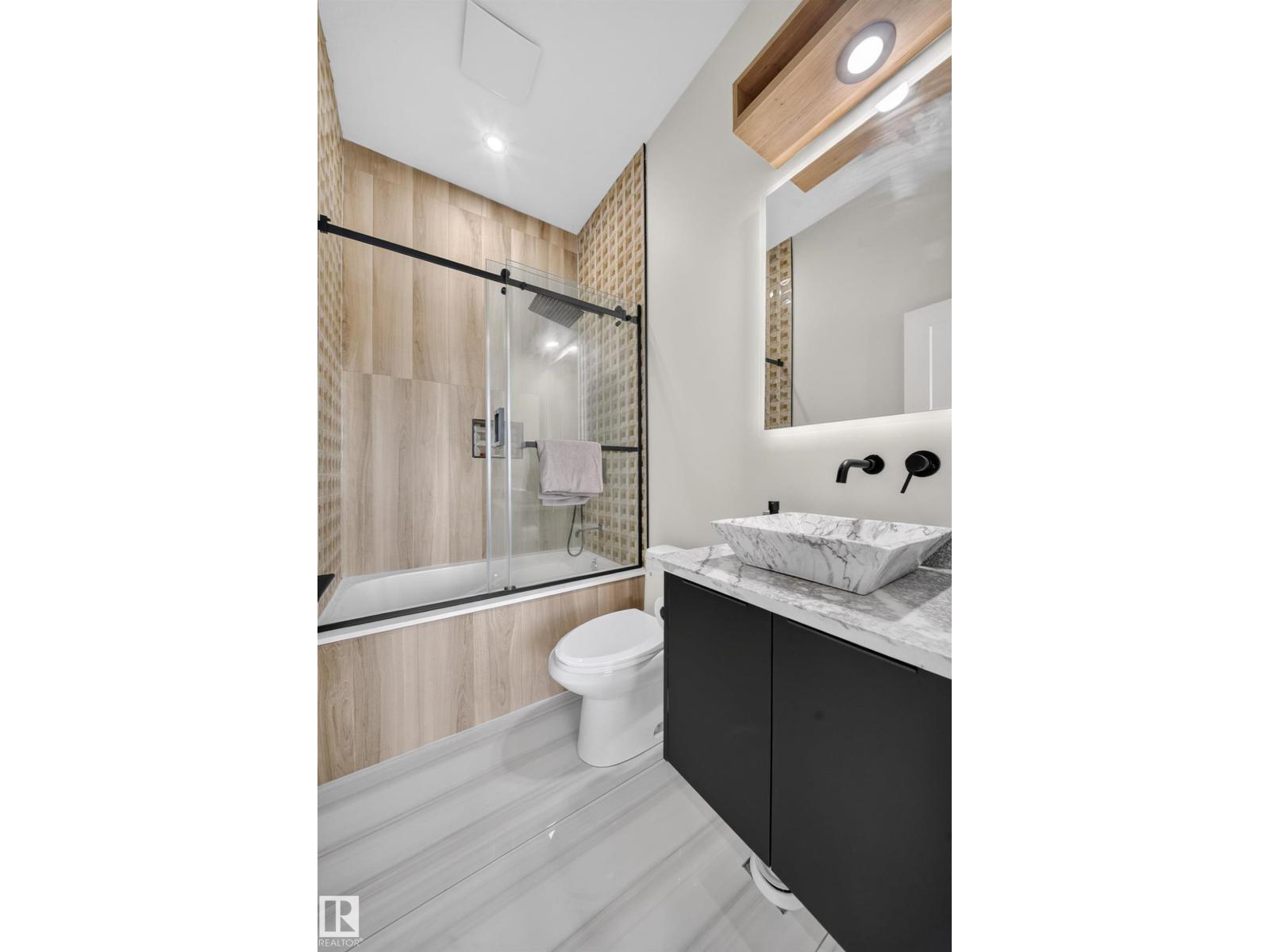 4017 47 Av Property Photo 43