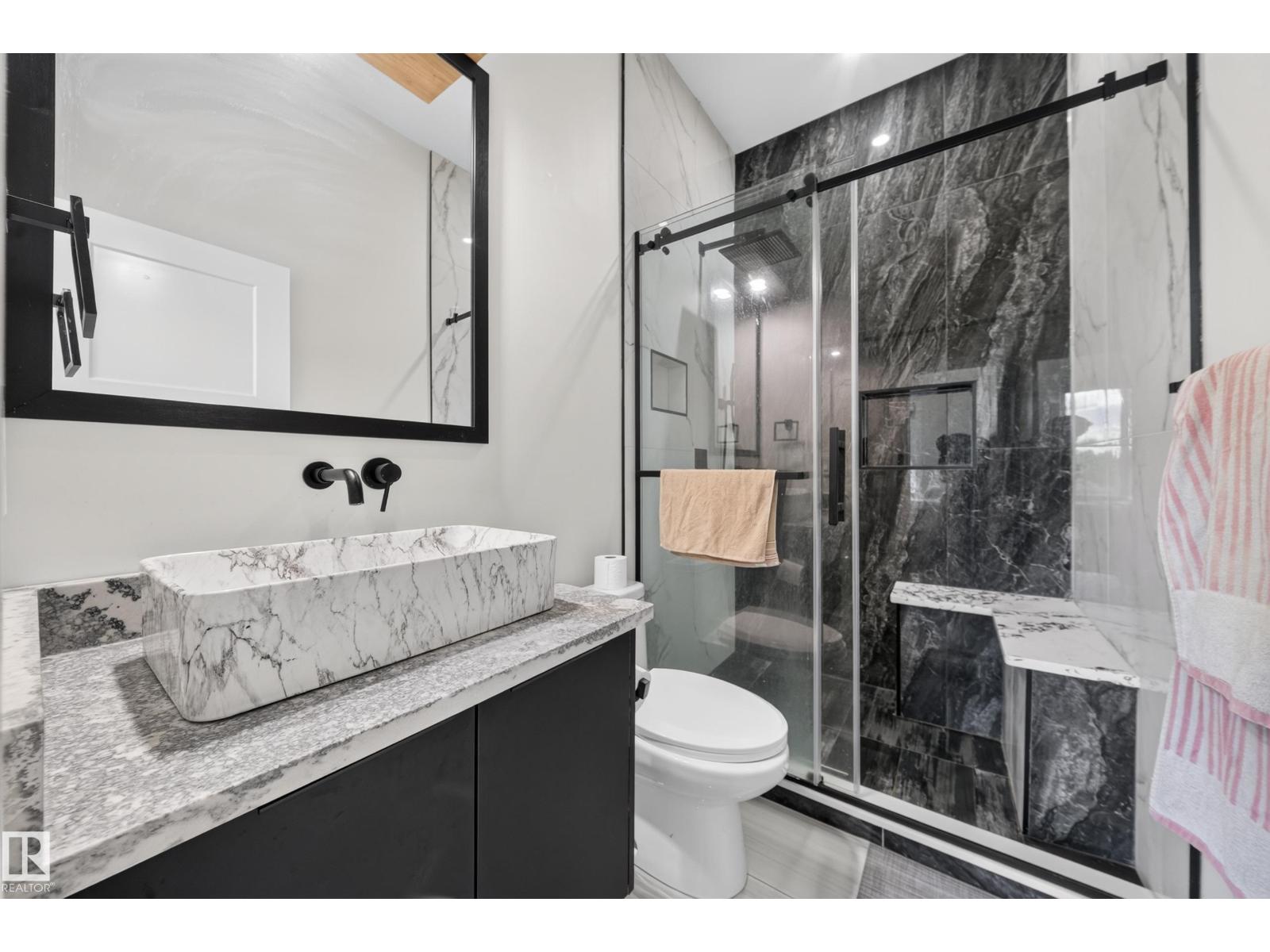 4017 47 Av Property Photo 49