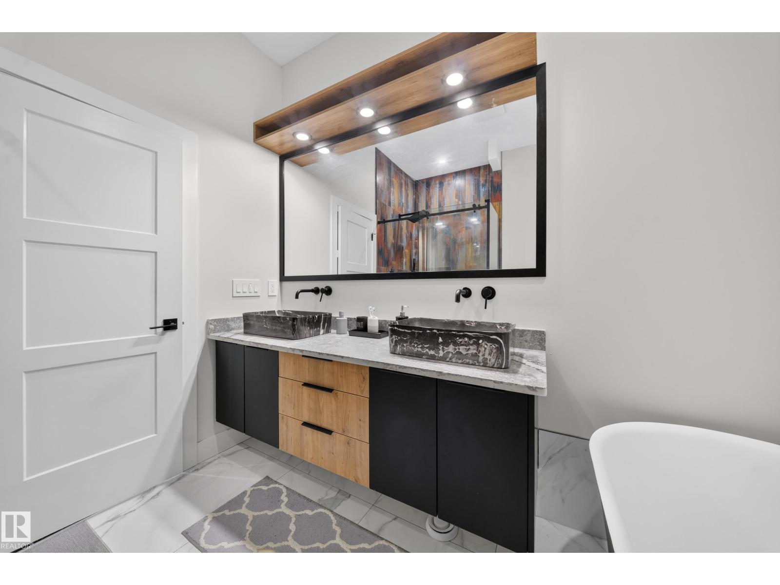 4017 47 Av Property Photo 59