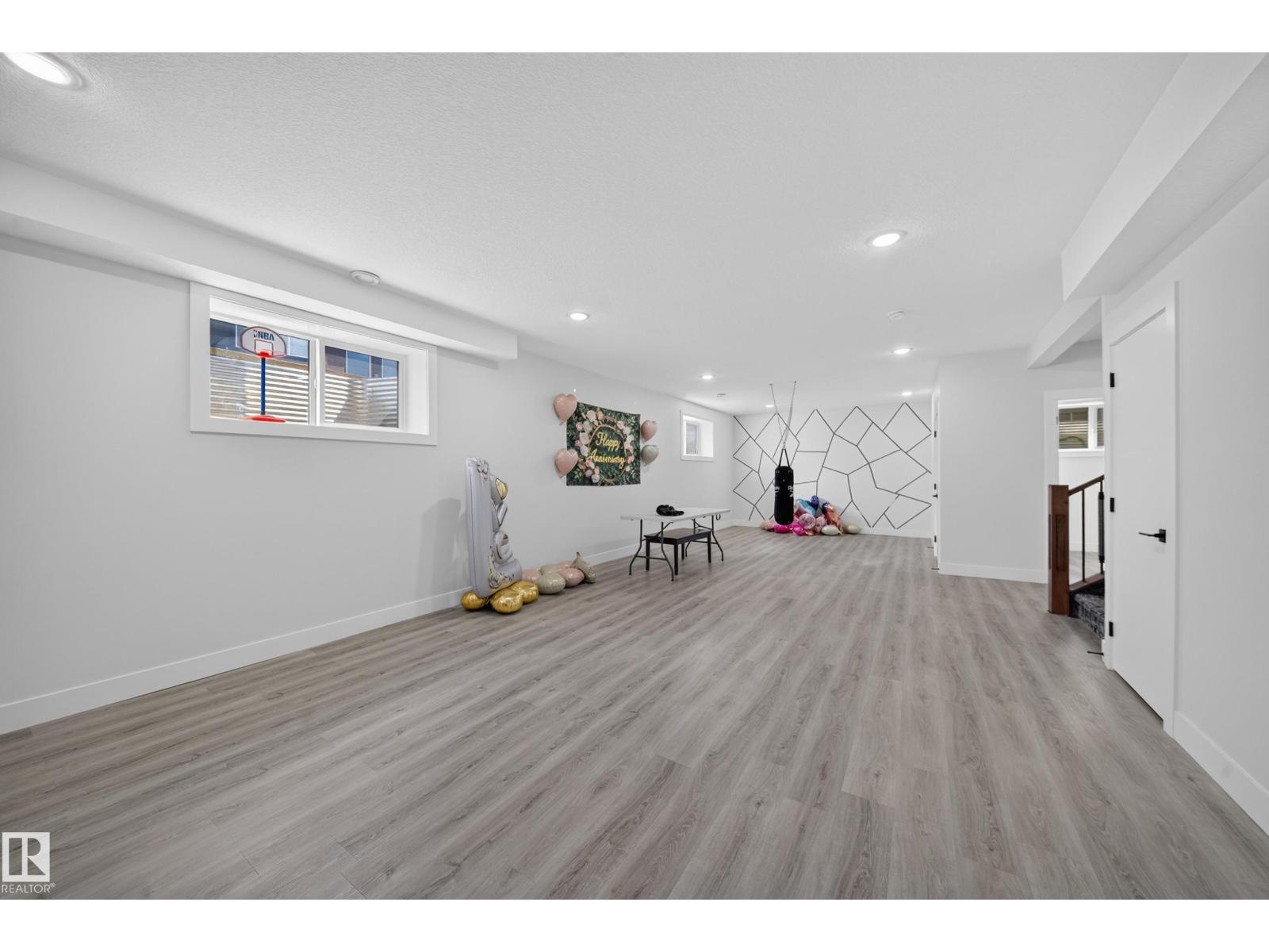 4017 47 Av Property Photo 72