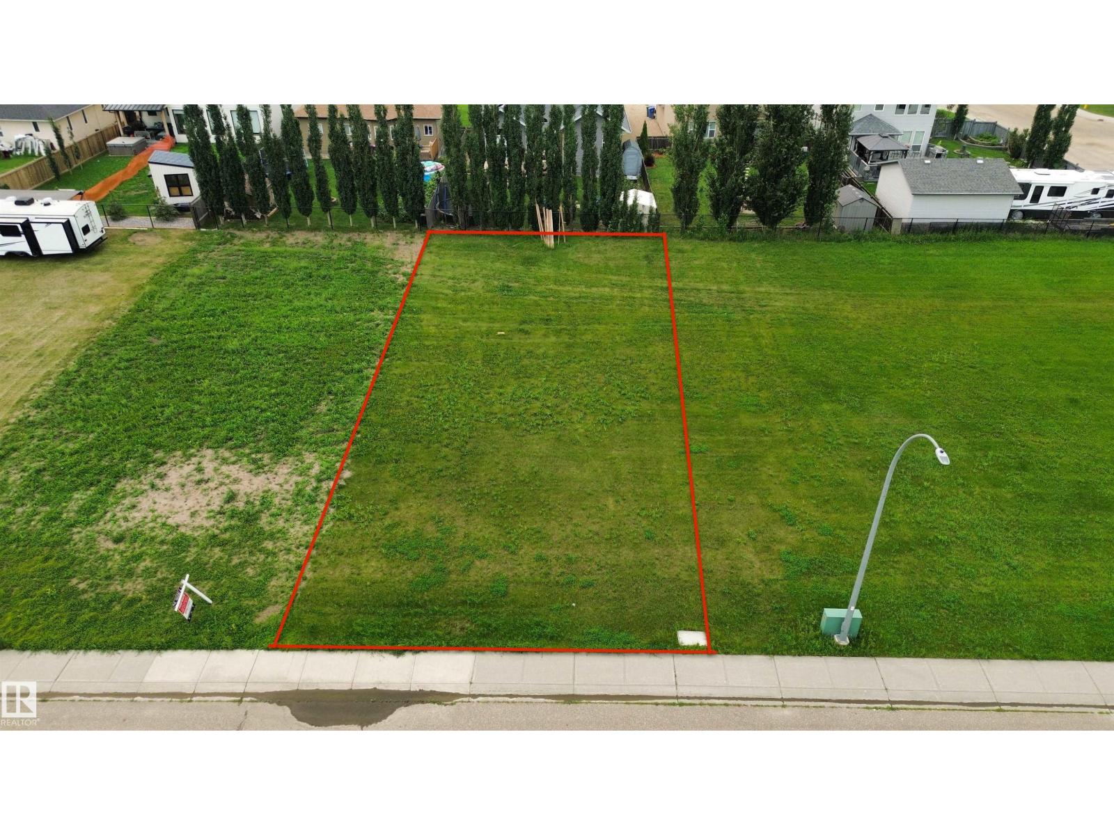 20 Monterey Es Property Photo 2