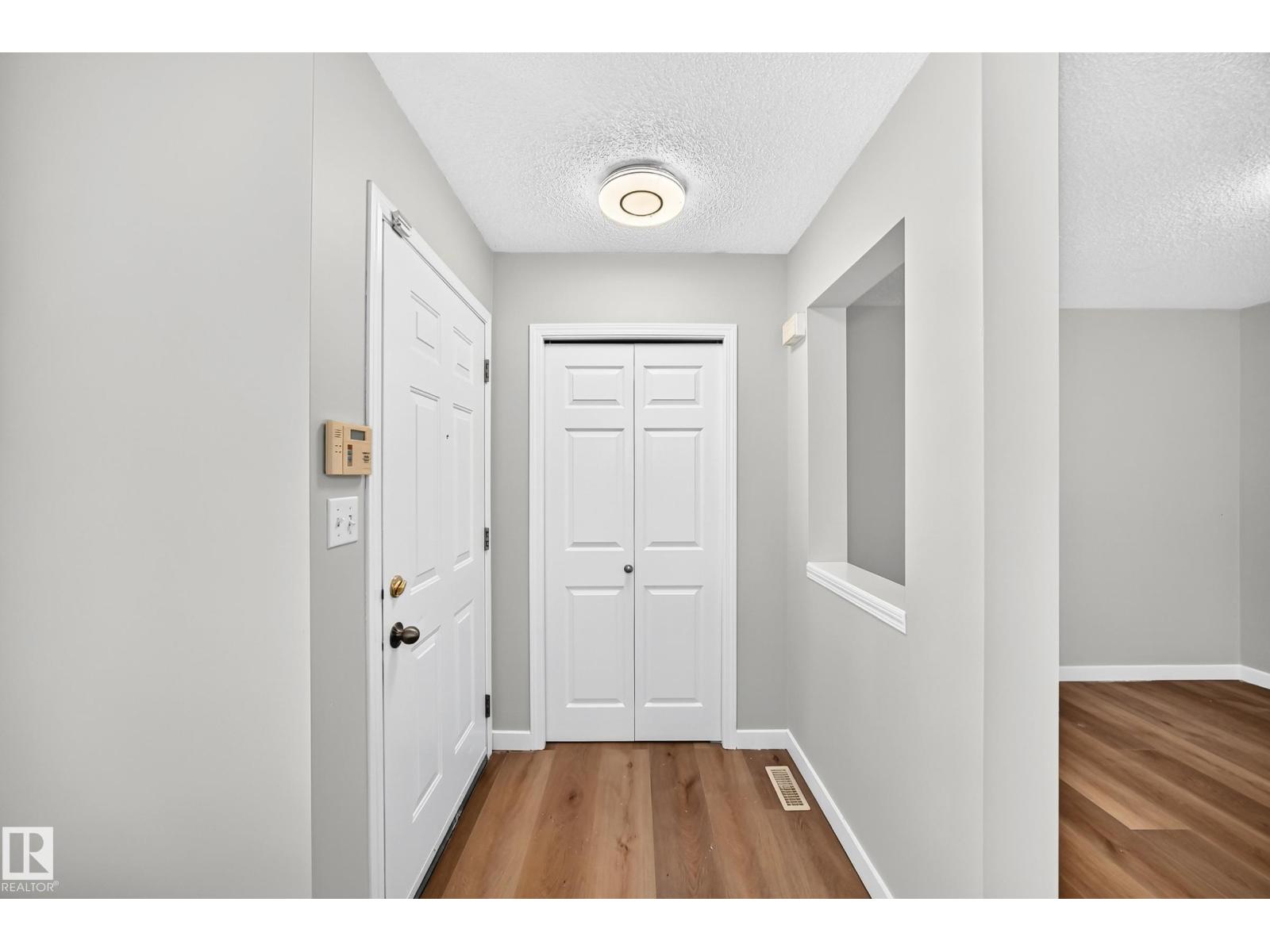 203 84 St Sw Property Photo 2