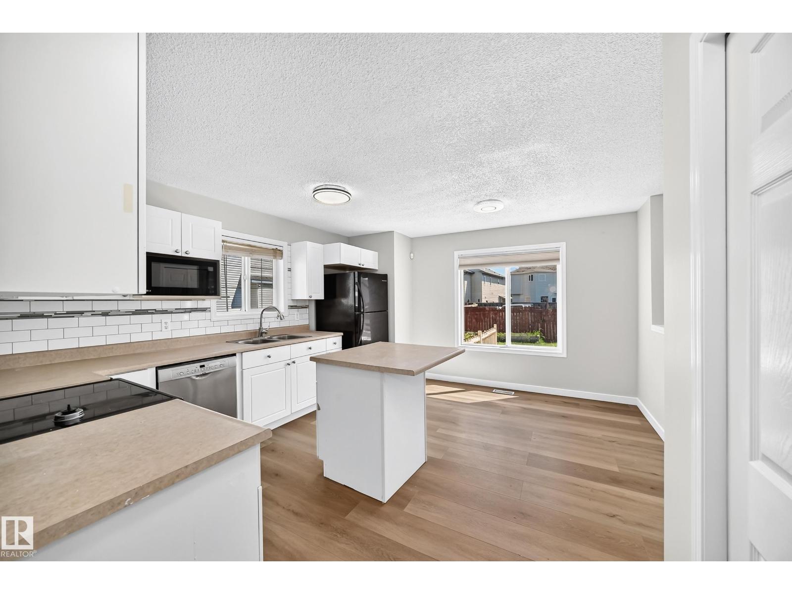 203 84 St Sw Property Photo 5