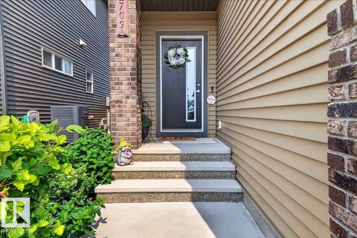 2709 Collins Crescent Sw Property Photo 5
