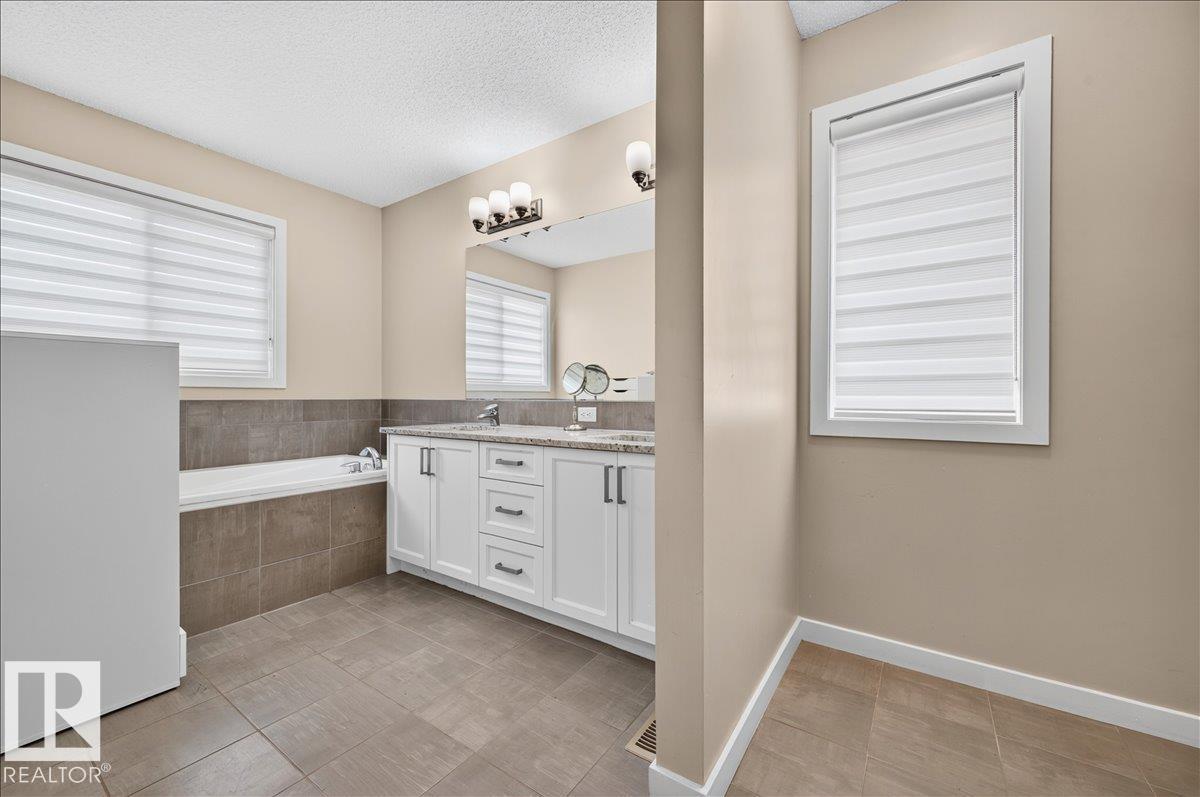 2709 Collins Crescent Sw Property Photo 47
