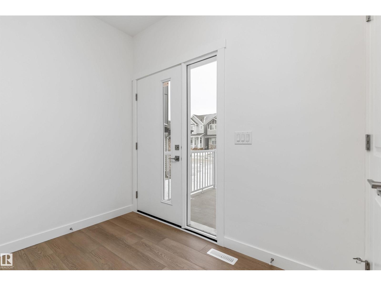 2728 194 St Nw Property Photo 2