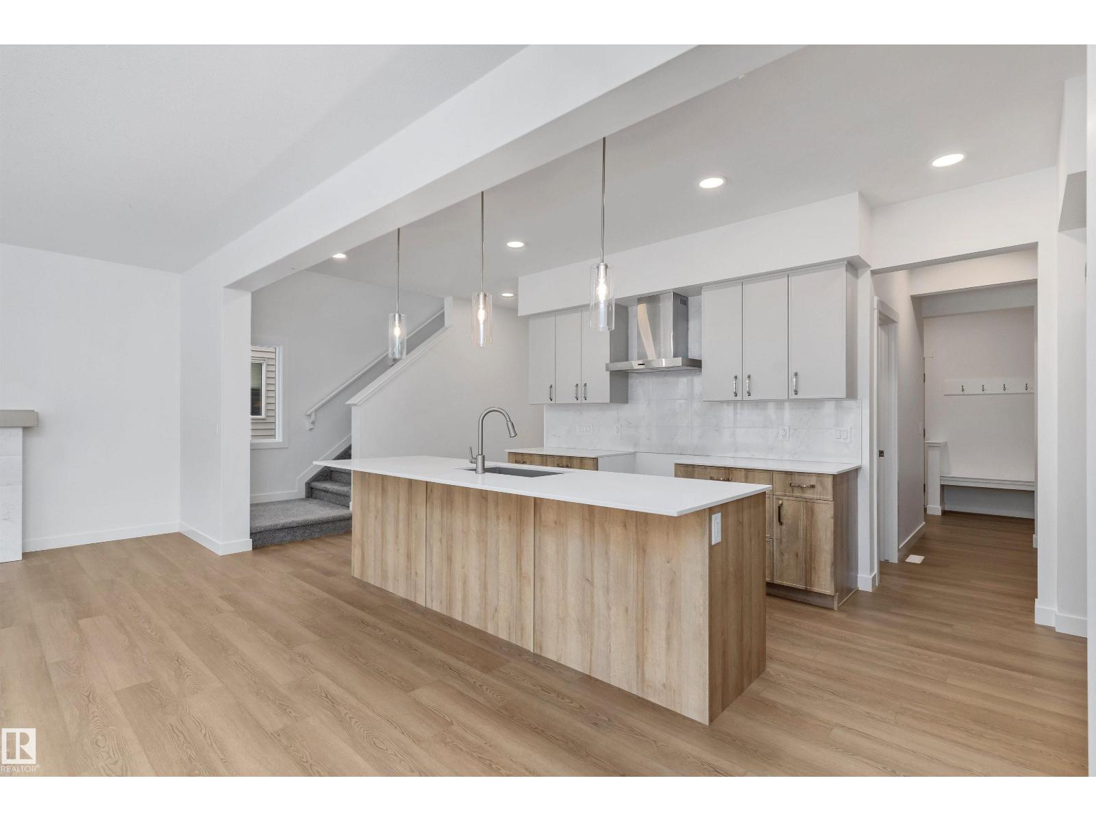 2728 194 St Nw Property Photo 9