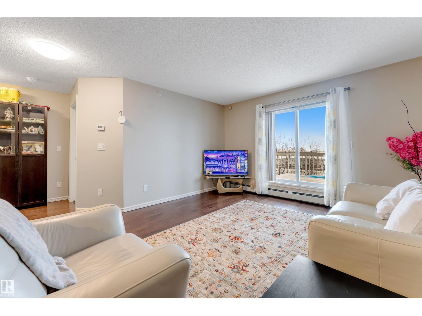 #409 2204 44 Av Nw Property Photo 6
