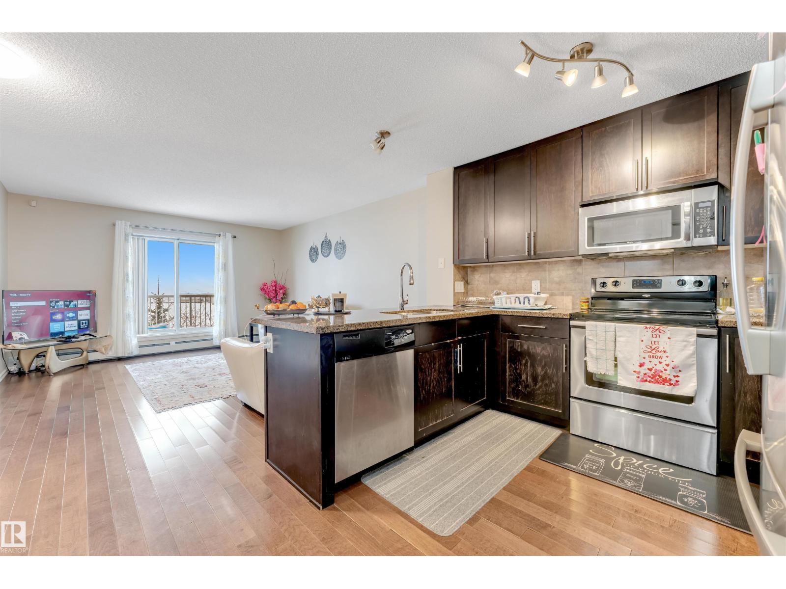 #409 2204 44 Av Nw Property Photo 8