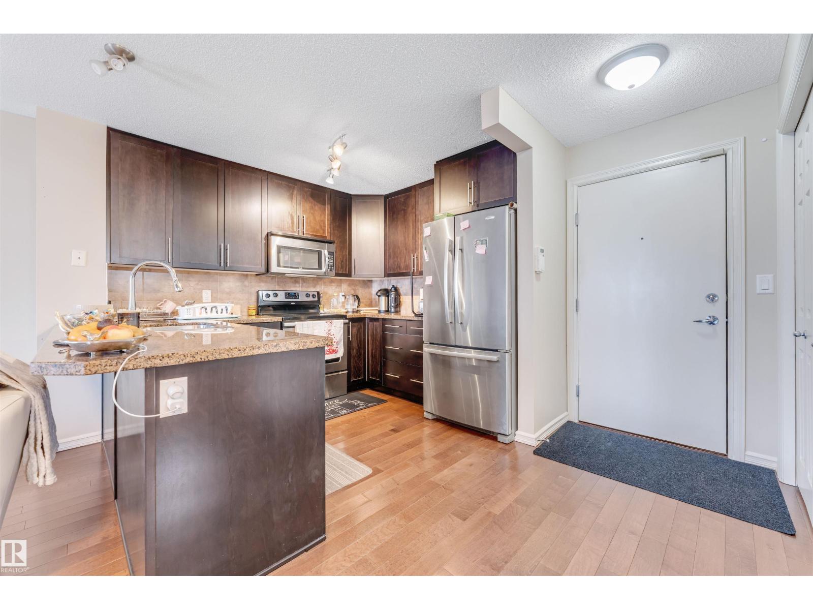 #409 2204 44 Av Nw Property Photo 9