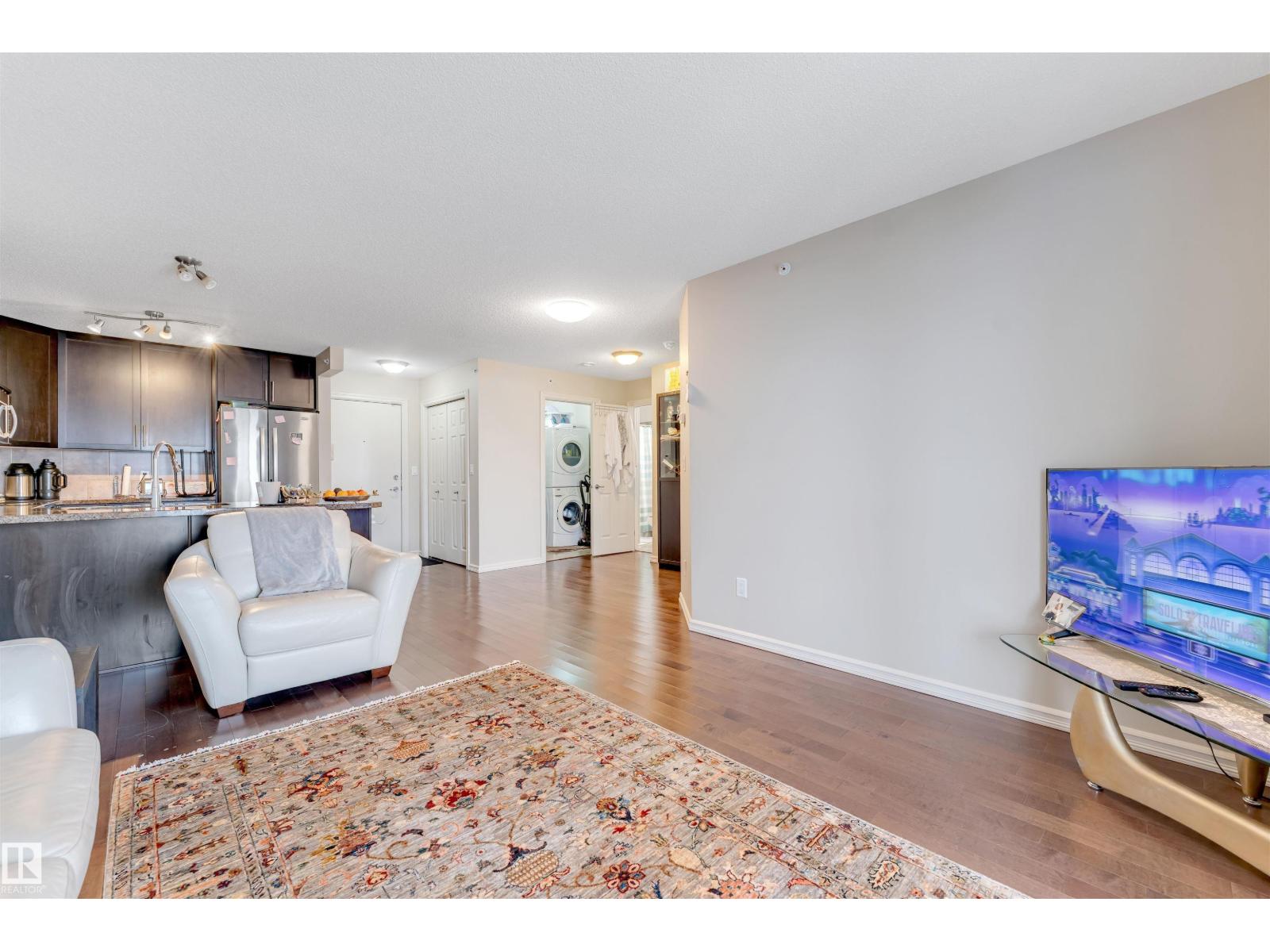 #409 2204 44 Av Nw Property Photo 10
