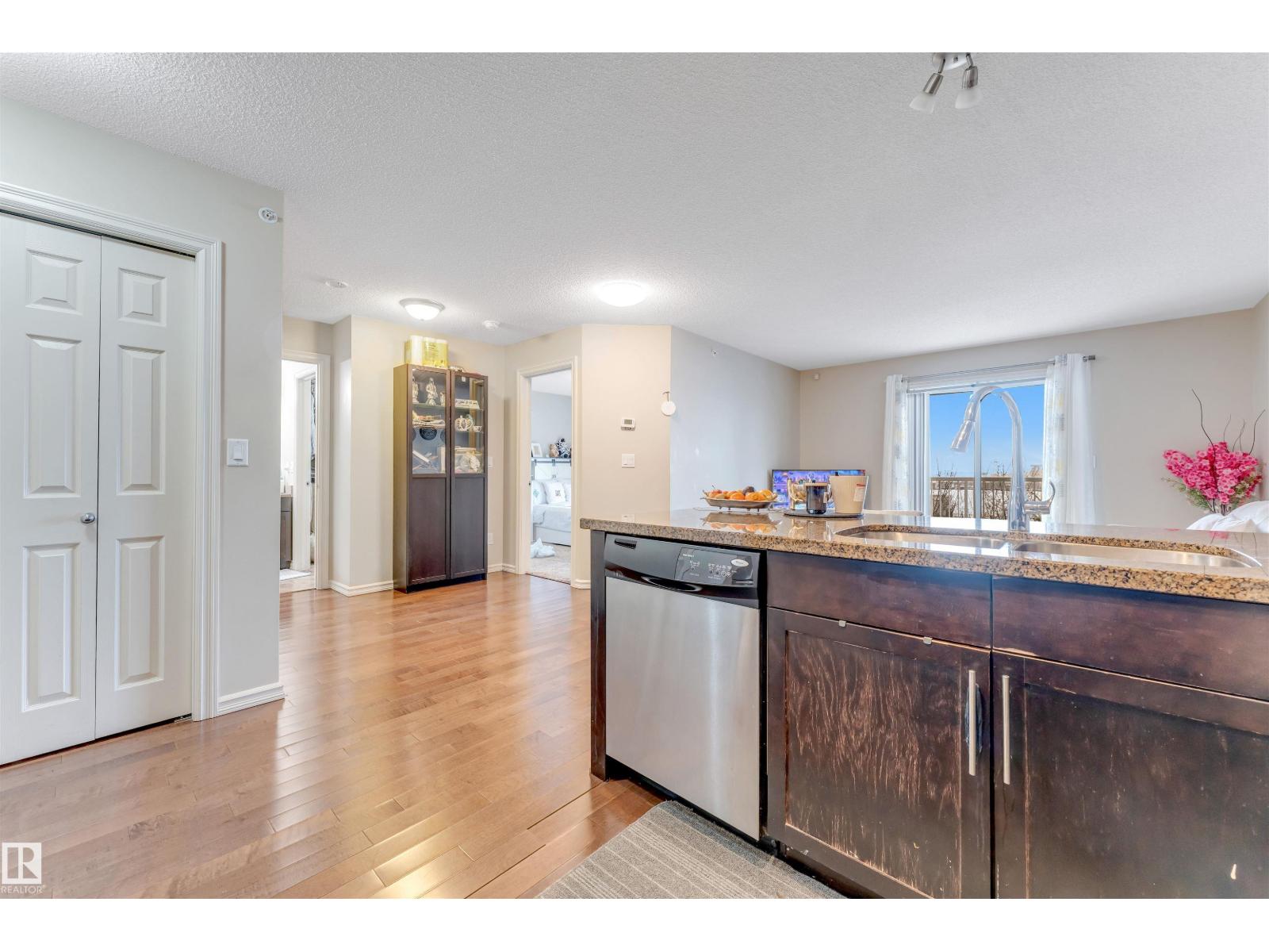 #409 2204 44 Av Nw Property Photo 12
