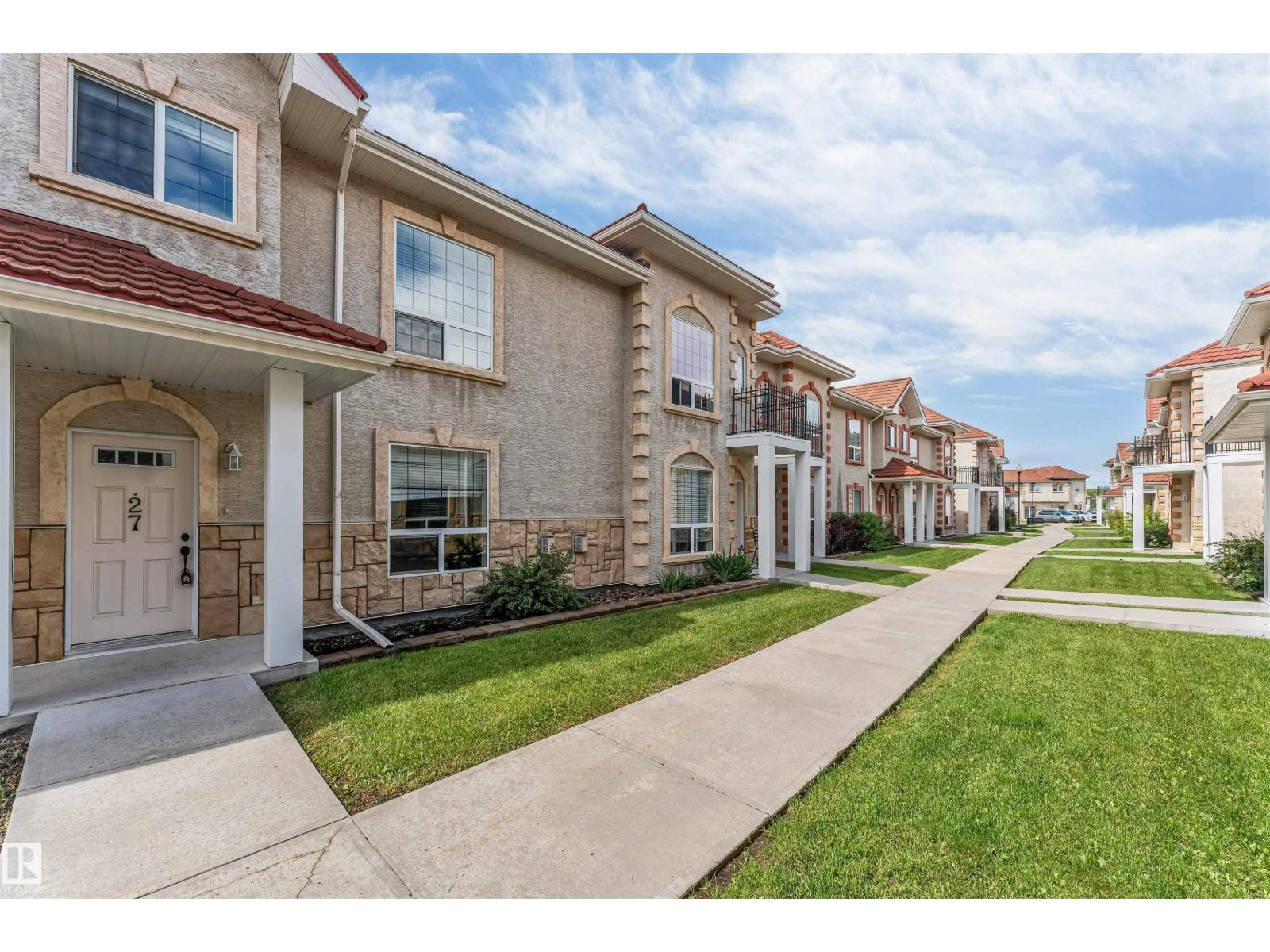 #27 13825 155 Av Nw Property Photo 2