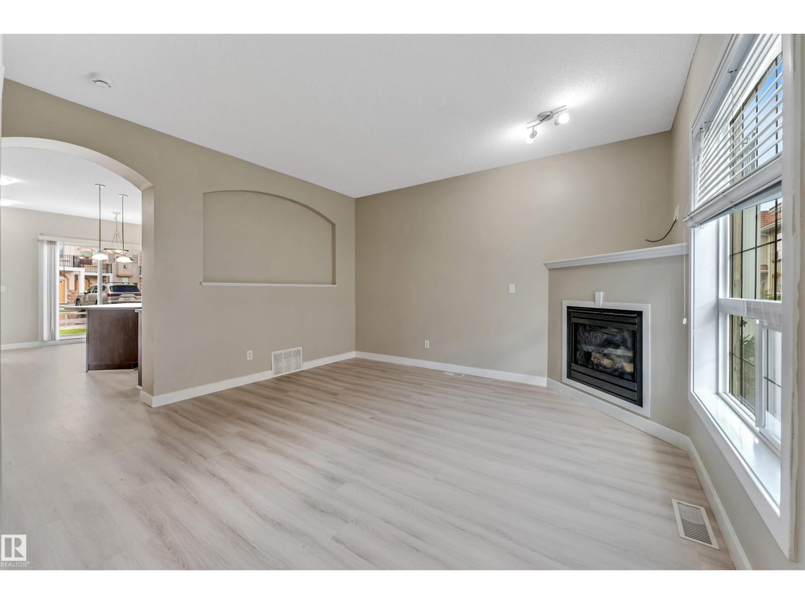 #27 13825 155 Av Nw Property Photo 7