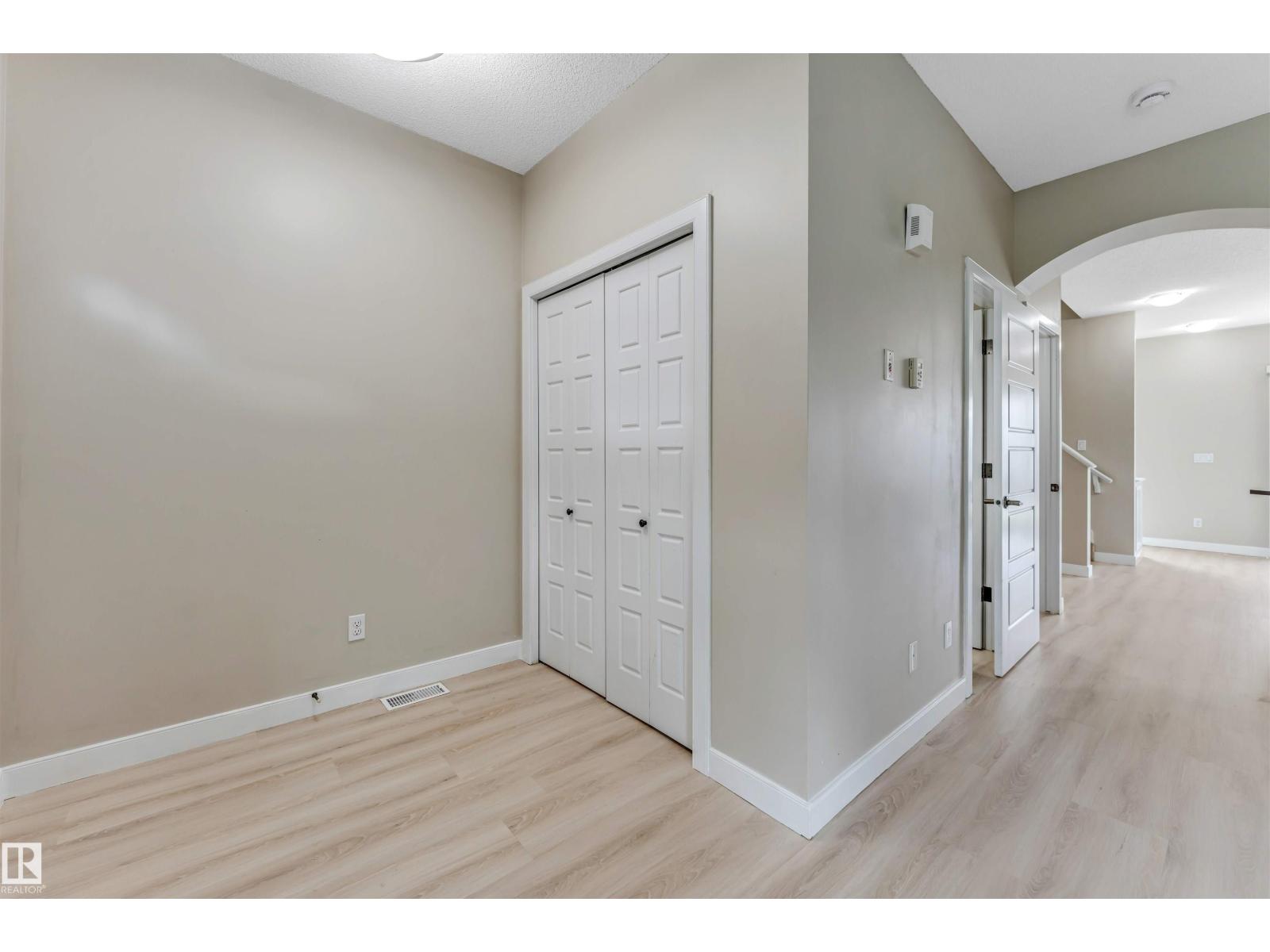 #27 13825 155 Av Nw Property Photo 8