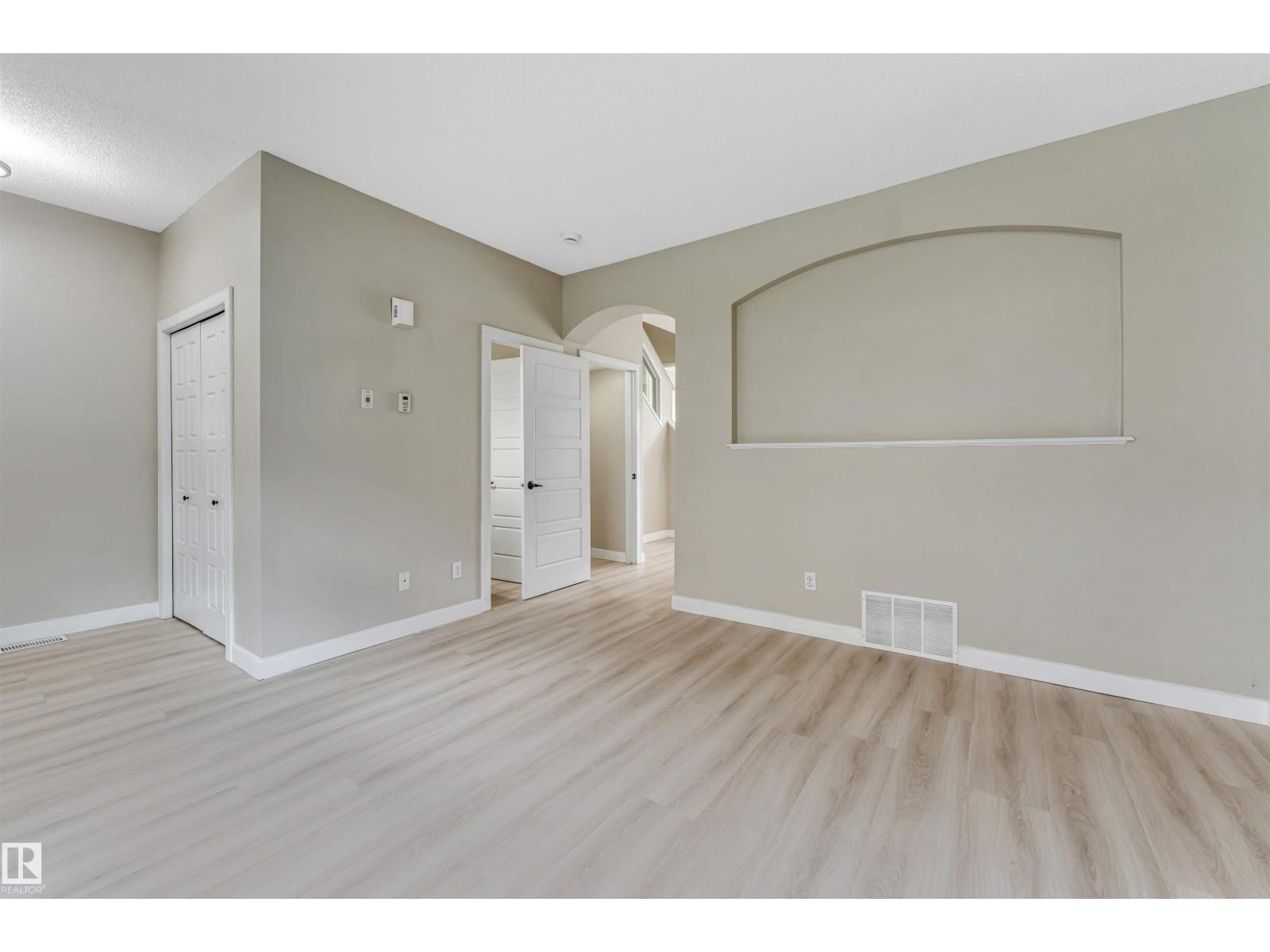 #27 13825 155 Av Nw Property Photo 10
