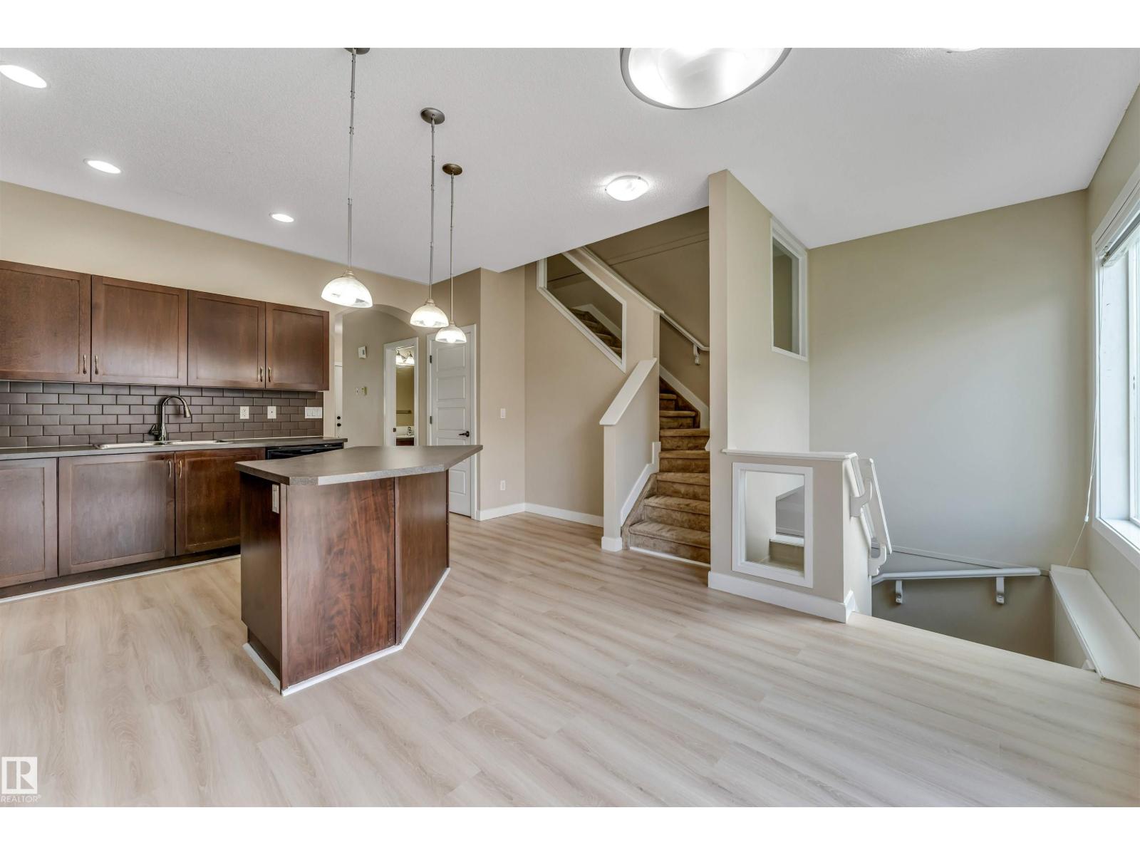 #27 13825 155 Av Nw Property Photo 16