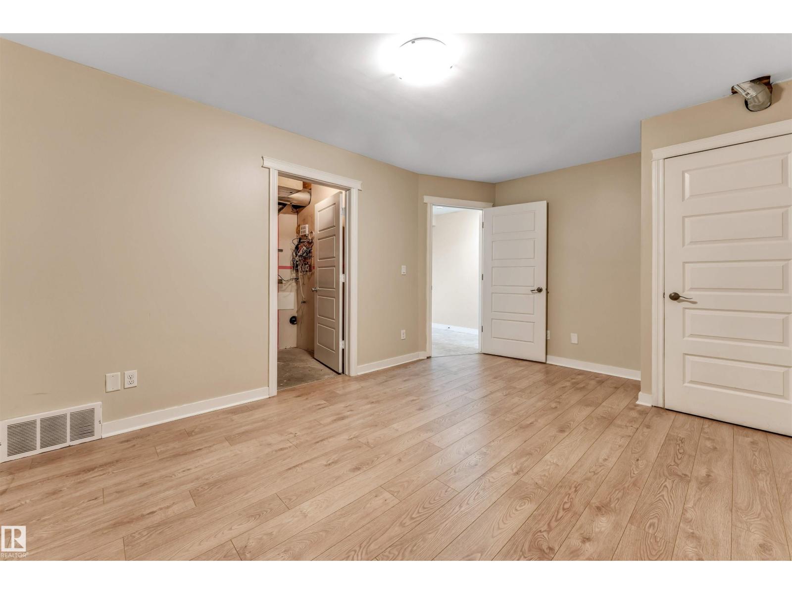 #27 13825 155 Av Nw Property Photo 21
