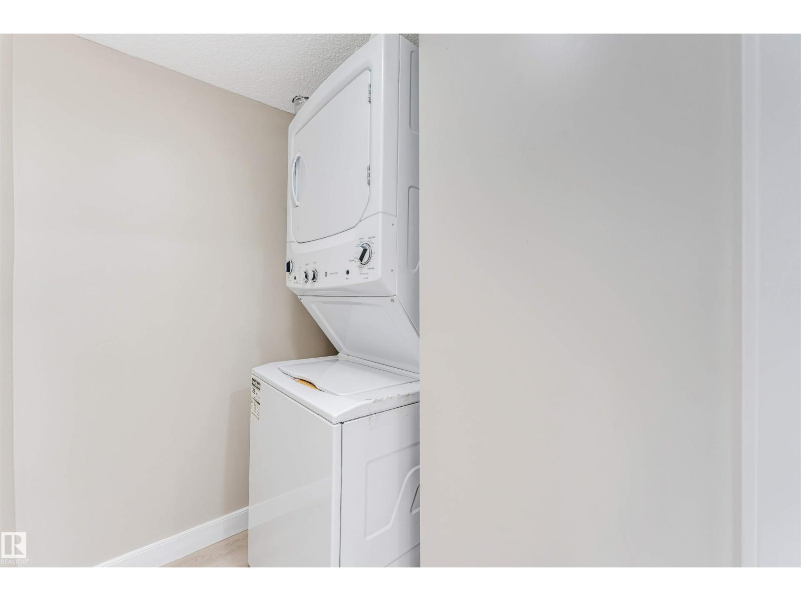 #27 13825 155 Av Nw Property Photo 23