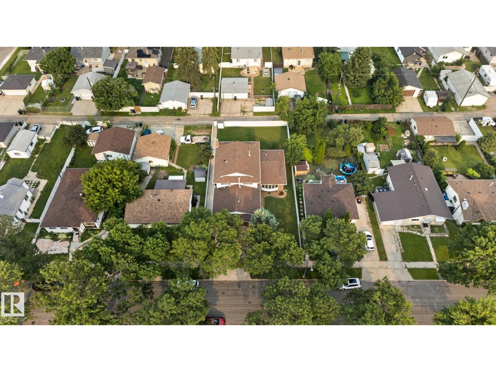 12121 42 St Nw Property Photo 2