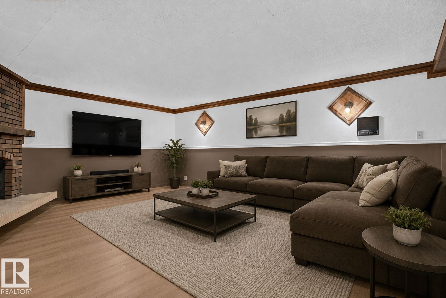 12121 42 St Nw Property Photo 9