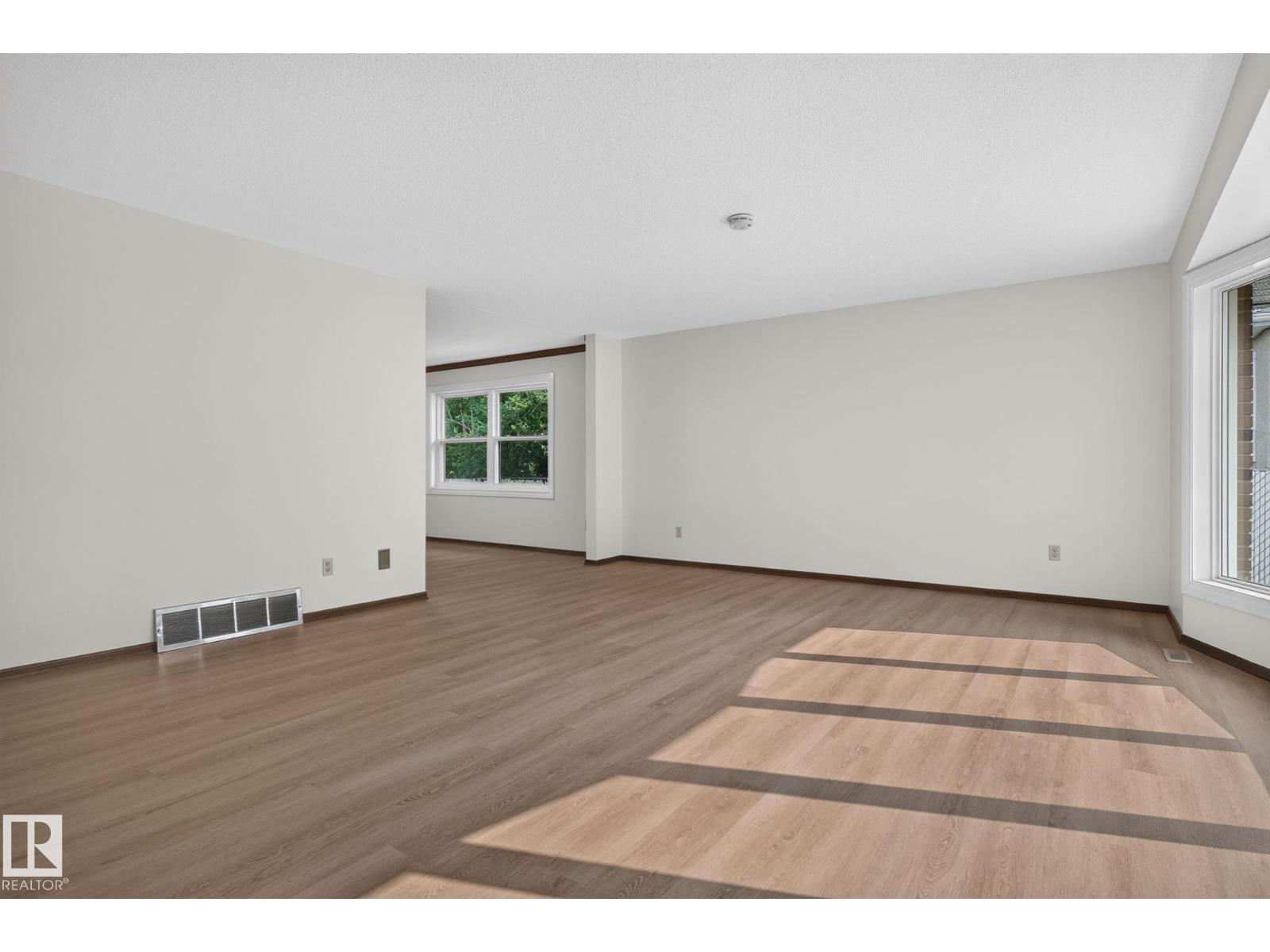 12121 42 St Nw Property Photo 12