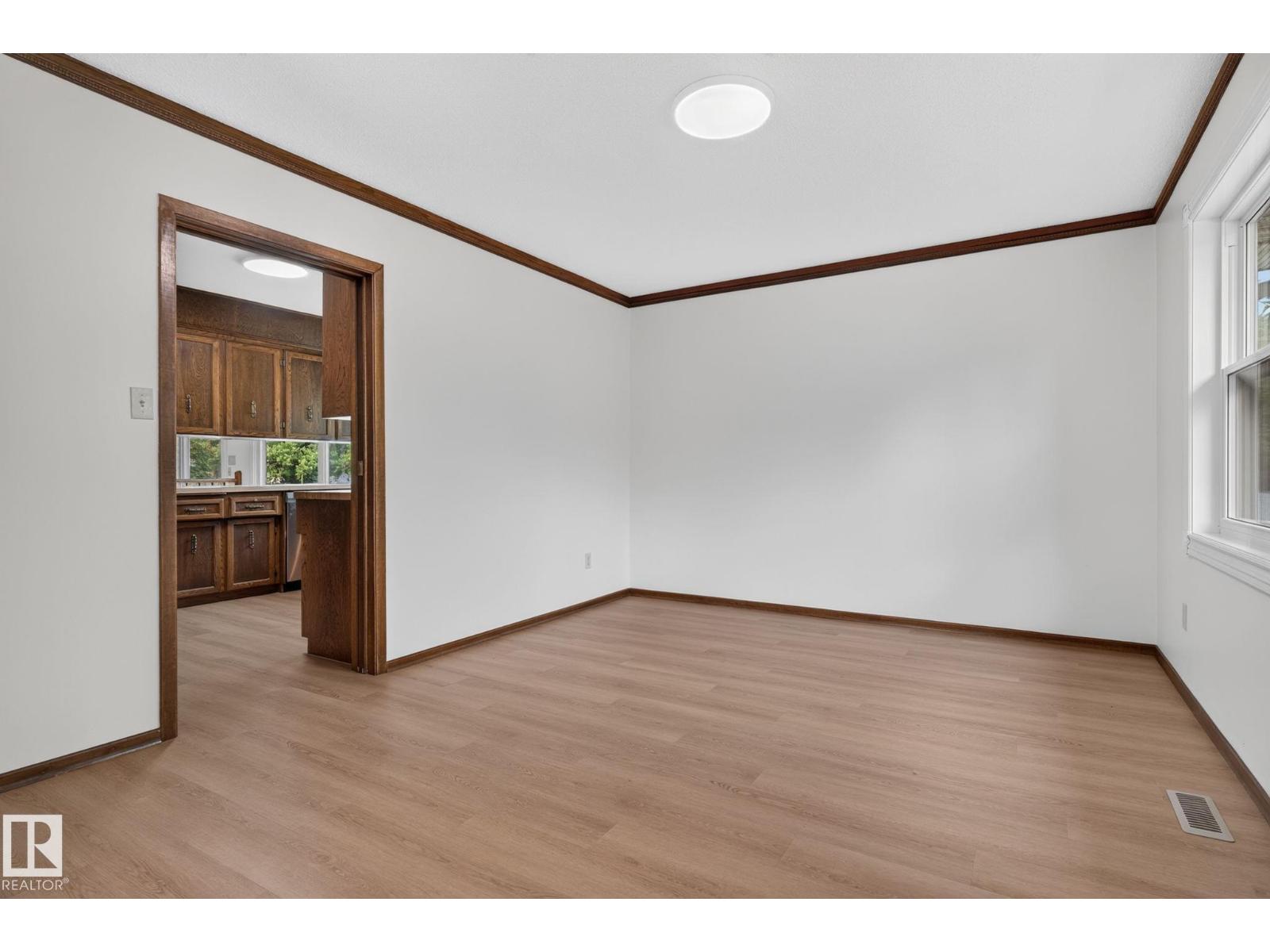 12121 42 St Nw Property Photo 18