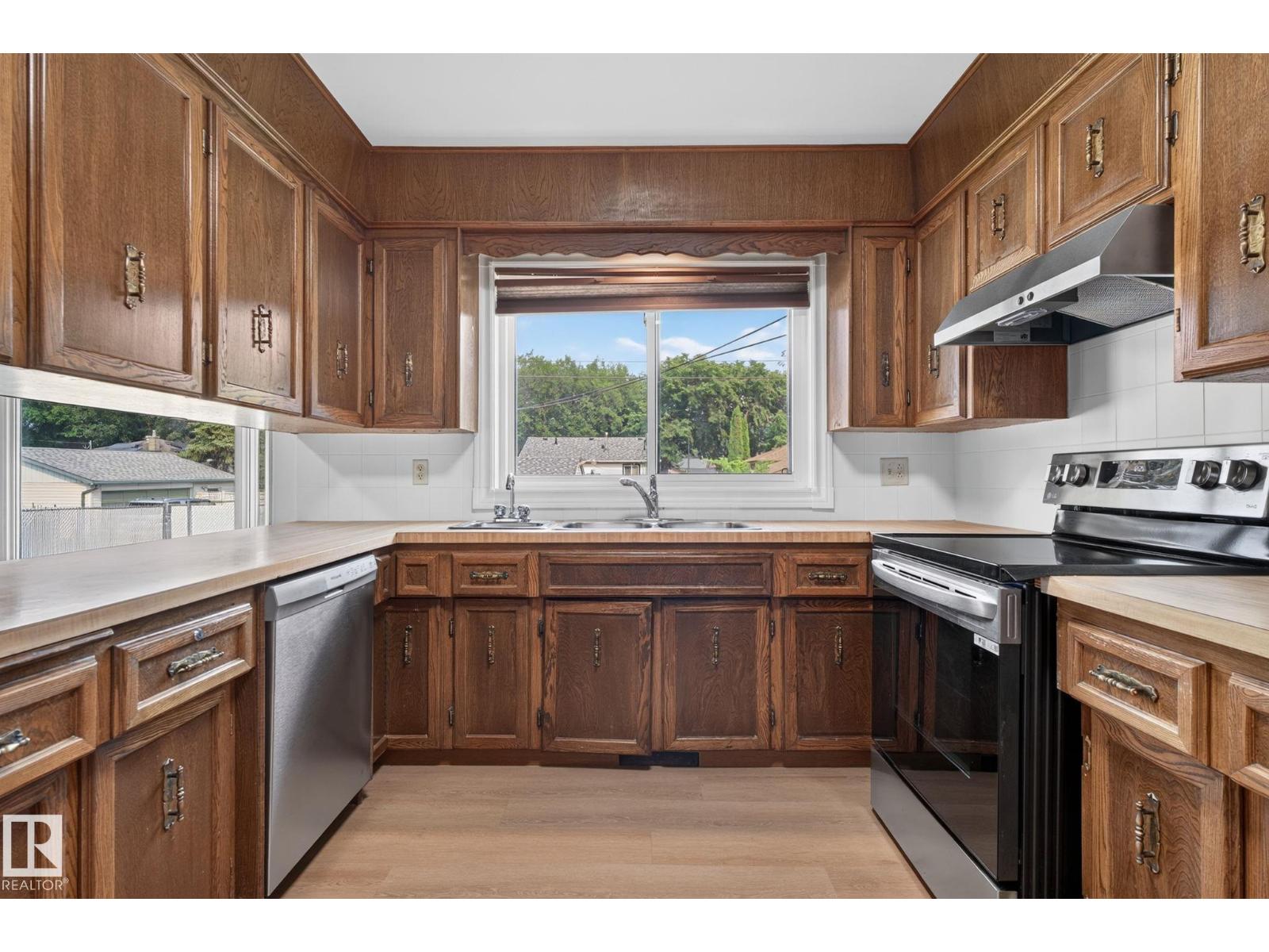 12121 42 St Nw Property Photo 20