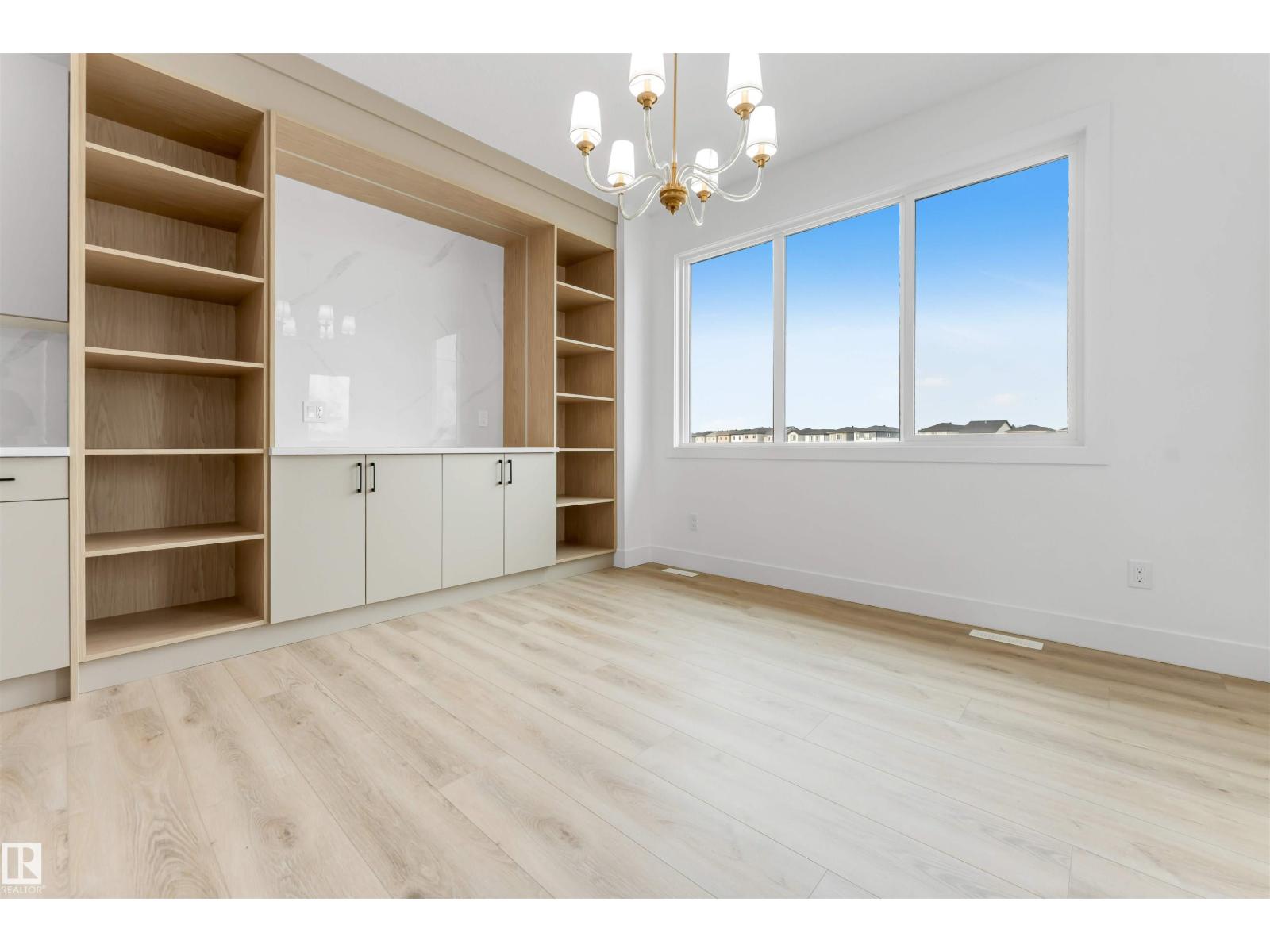 4234 63 St Property Photo 14