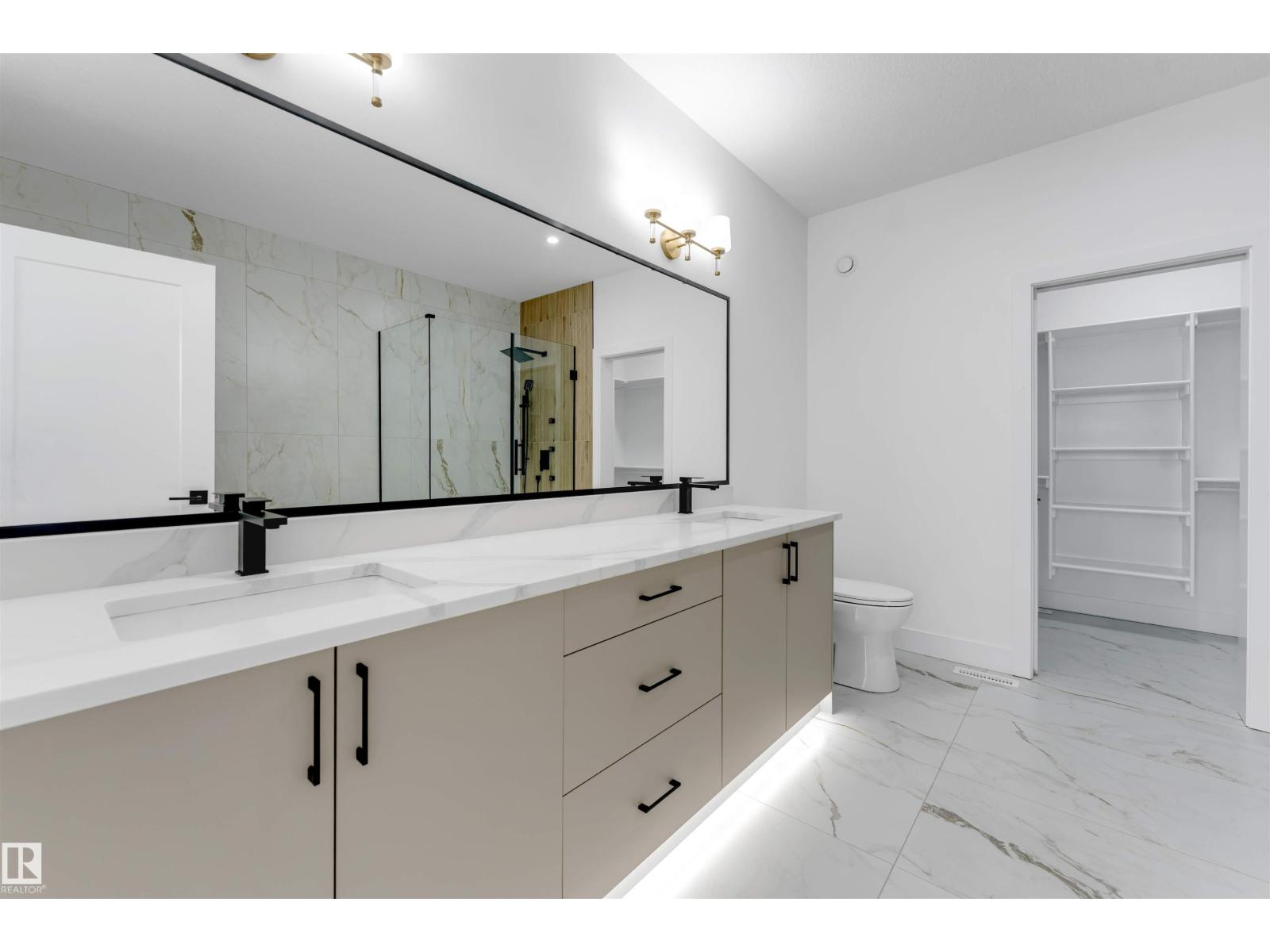 4234 63 St Property Photo 27